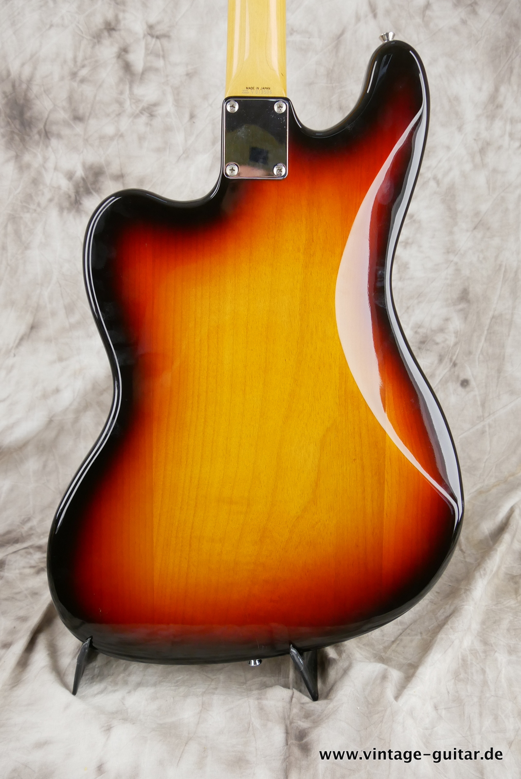 Fender-VI-1996-sunburst-008.JPG