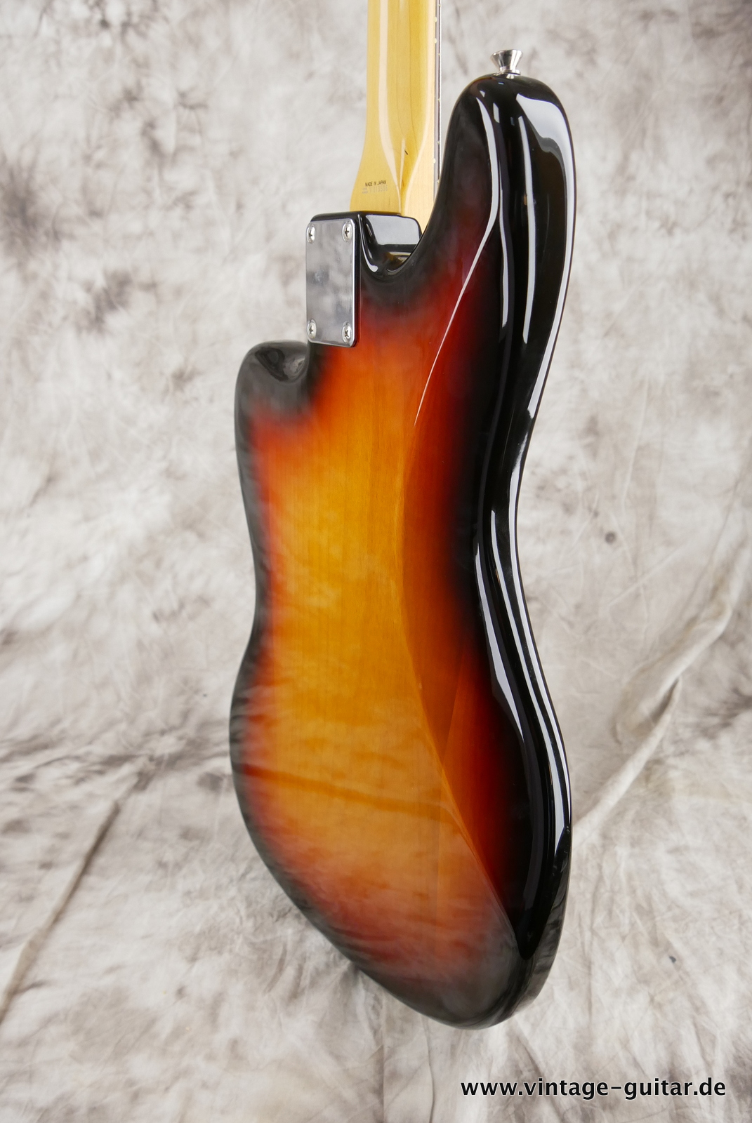 Fender-VI-1996-sunburst-012.JPG