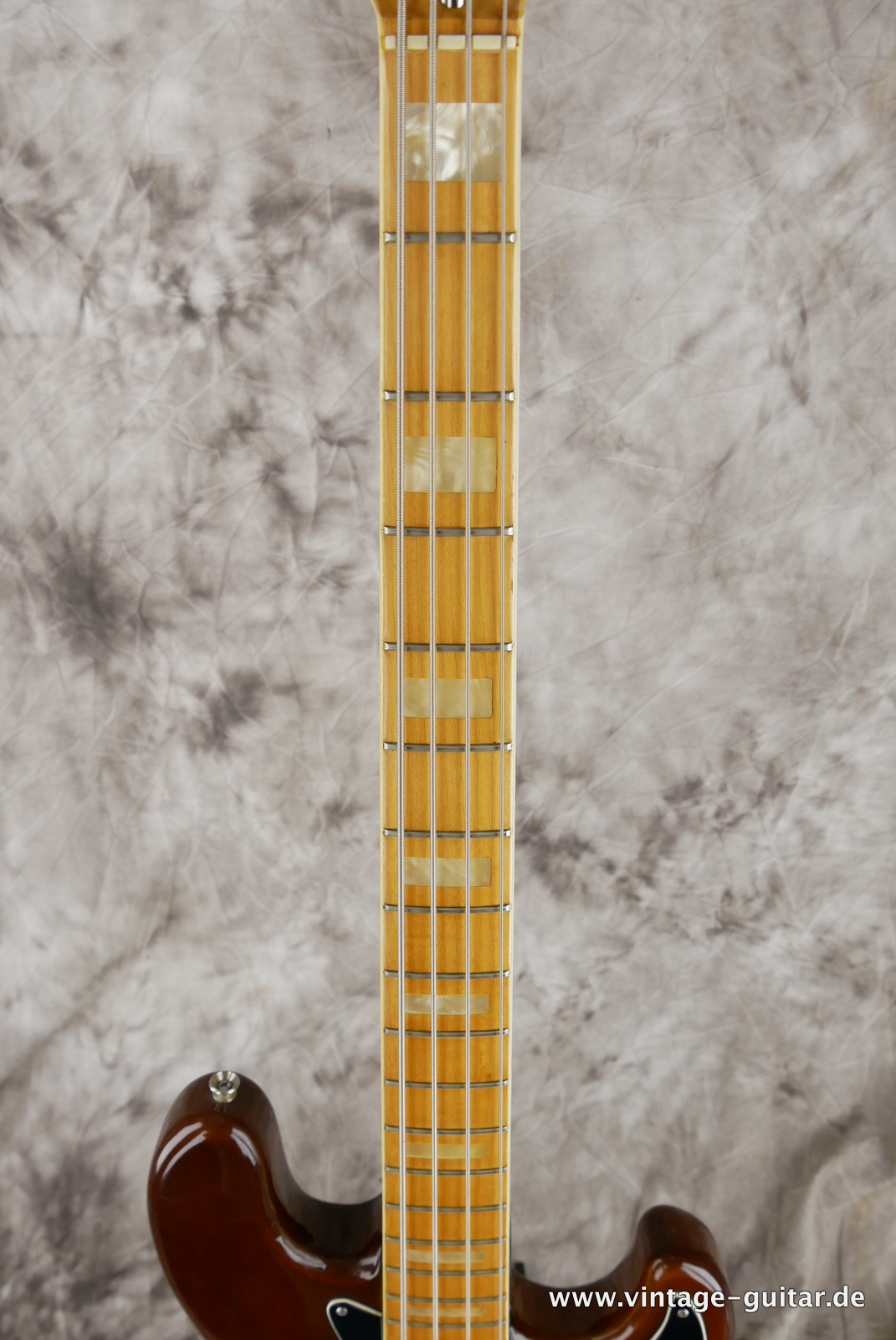 Fender-Jazz-Bass-1976-mocha-005.JPG