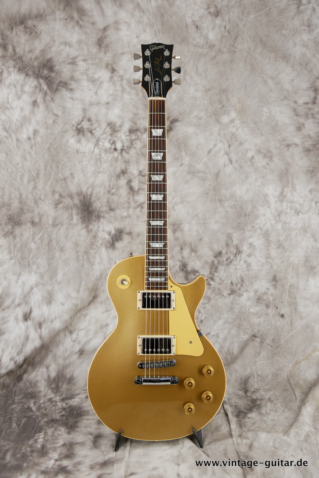 Gibson_Les_Paul_Standard_gold_top_1981-001.JPG