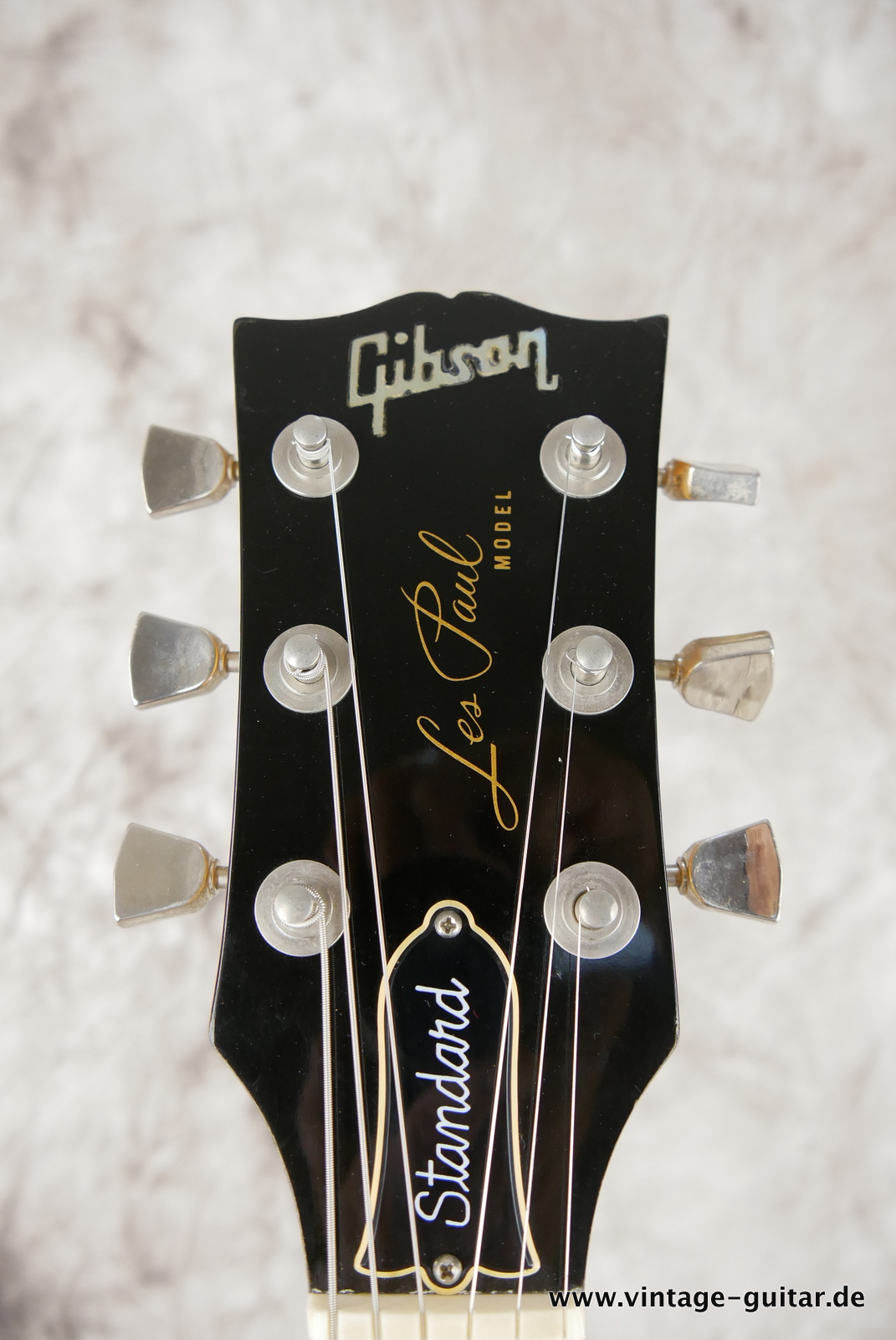 Gibson_Les_Paul_Standard_gold_top_1981-003.JPG