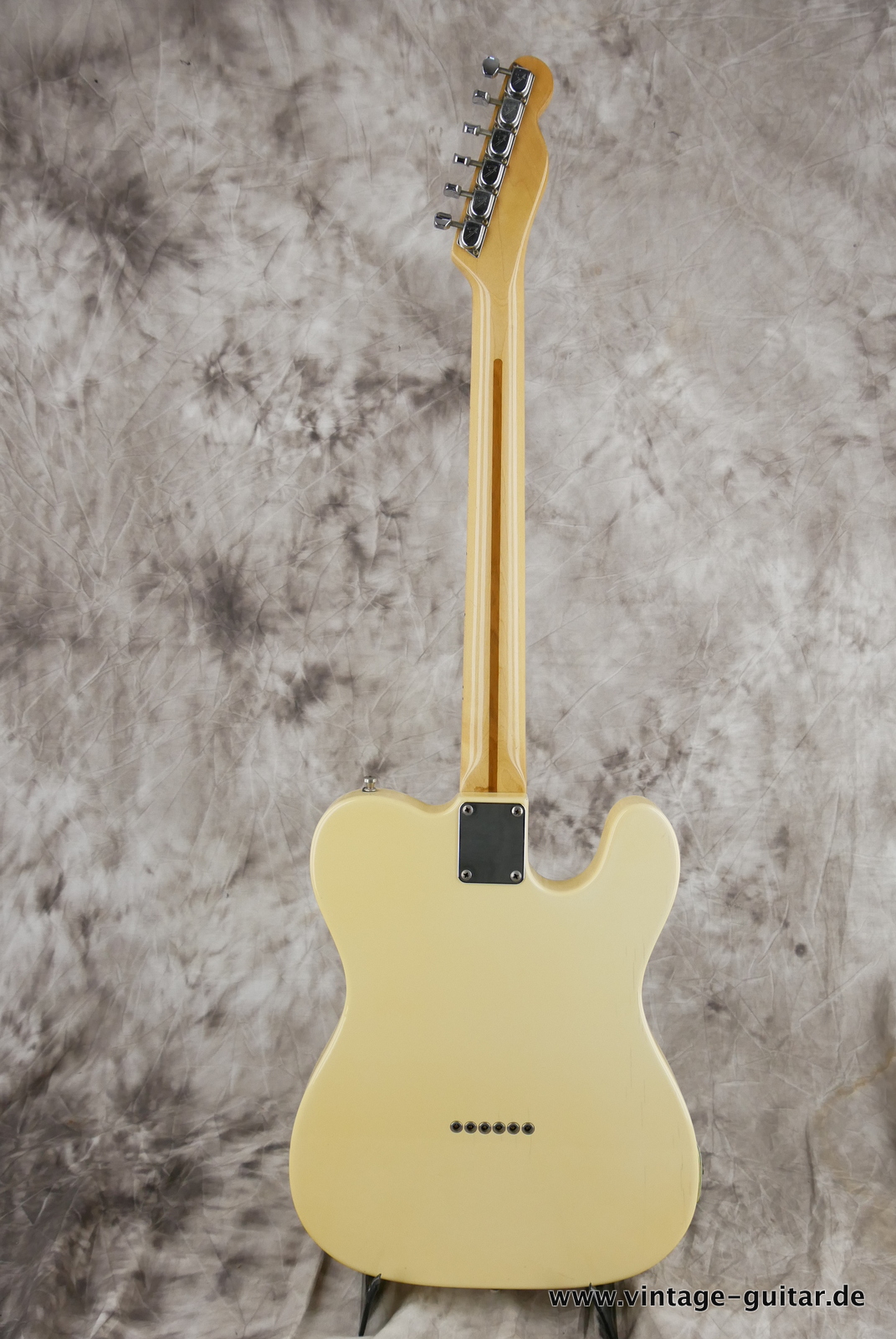 Fender_Telecaster_Thinline_lefthand_olympic_white_USA_1978-002.JPG