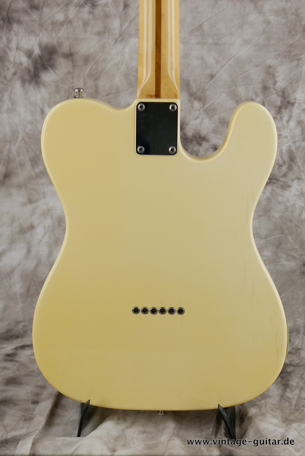 Fender_Telecaster_Thinline_lefthand_olympic_white_USA_1978-004.JPG