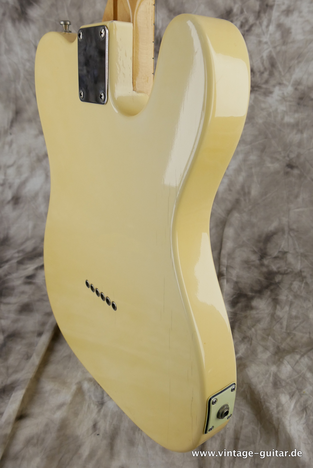 Fender_Telecaster_Thinline_lefthand_olympic_white_USA_1978-008.JPG