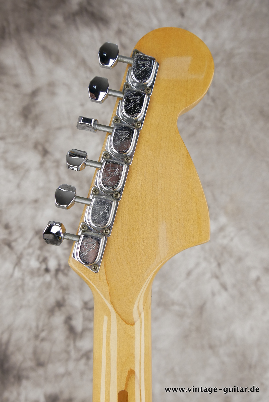 Fender_Left_Hand_Stratocaster_1980_sunburst_usa_maple_neck-004.JPG