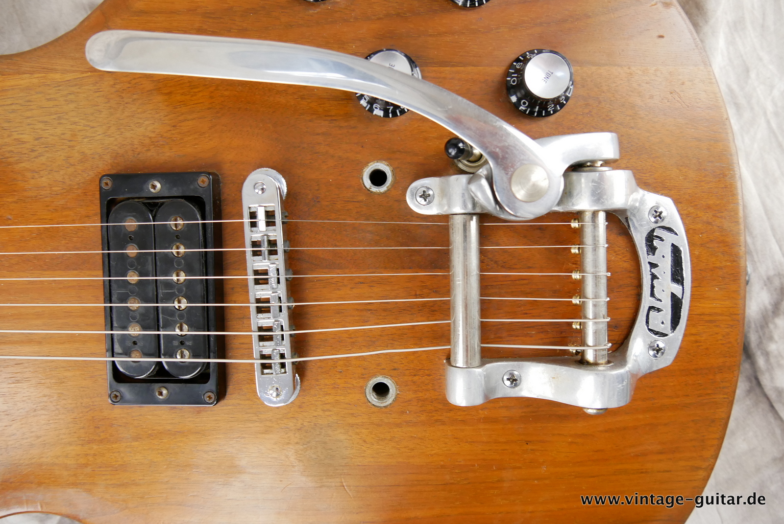 Gibson-The-Paul-Bigsby-added-1979-walnut-013.JPG