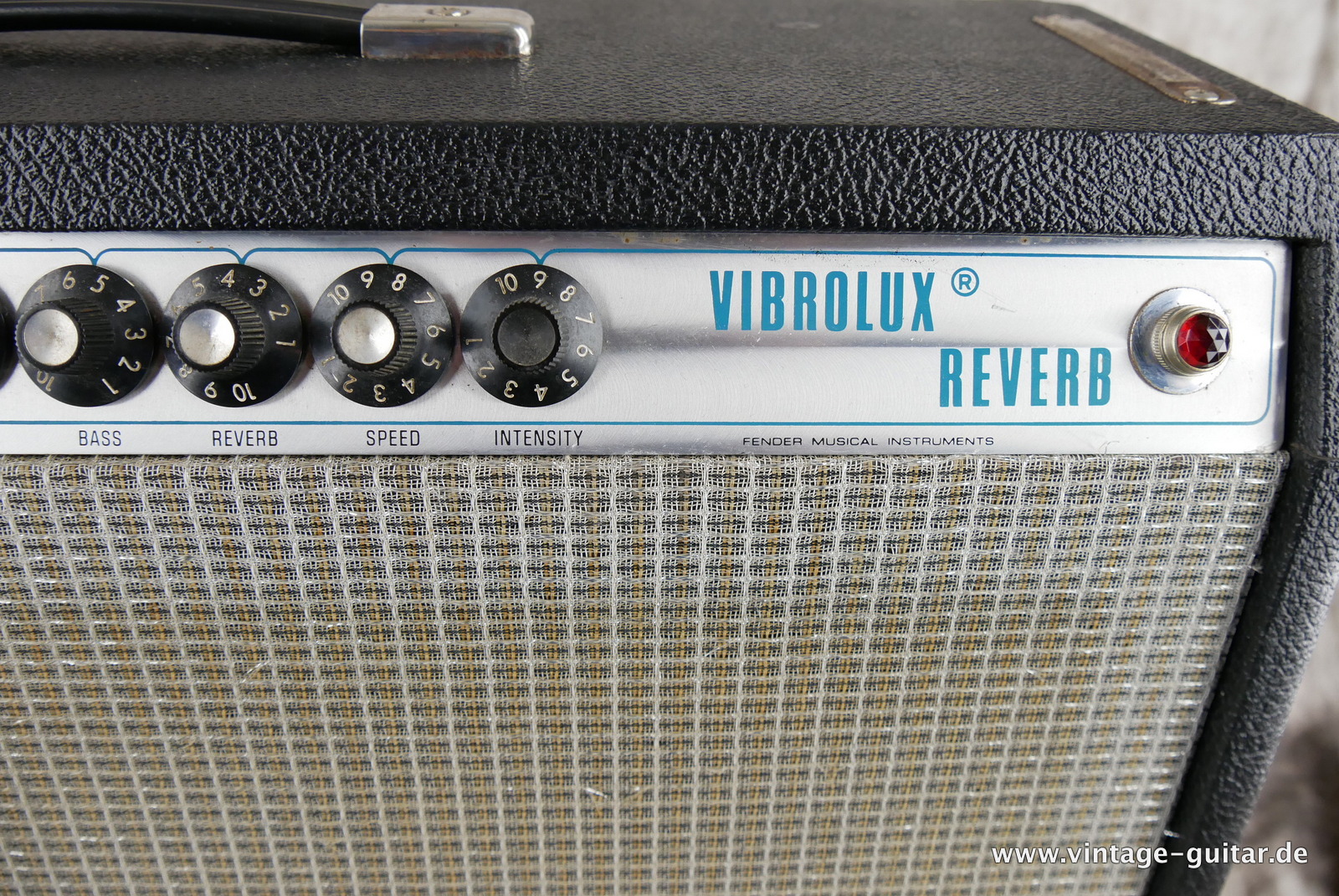 Fender_Vibrolux_Reverb_silverface_1980-005.JPG