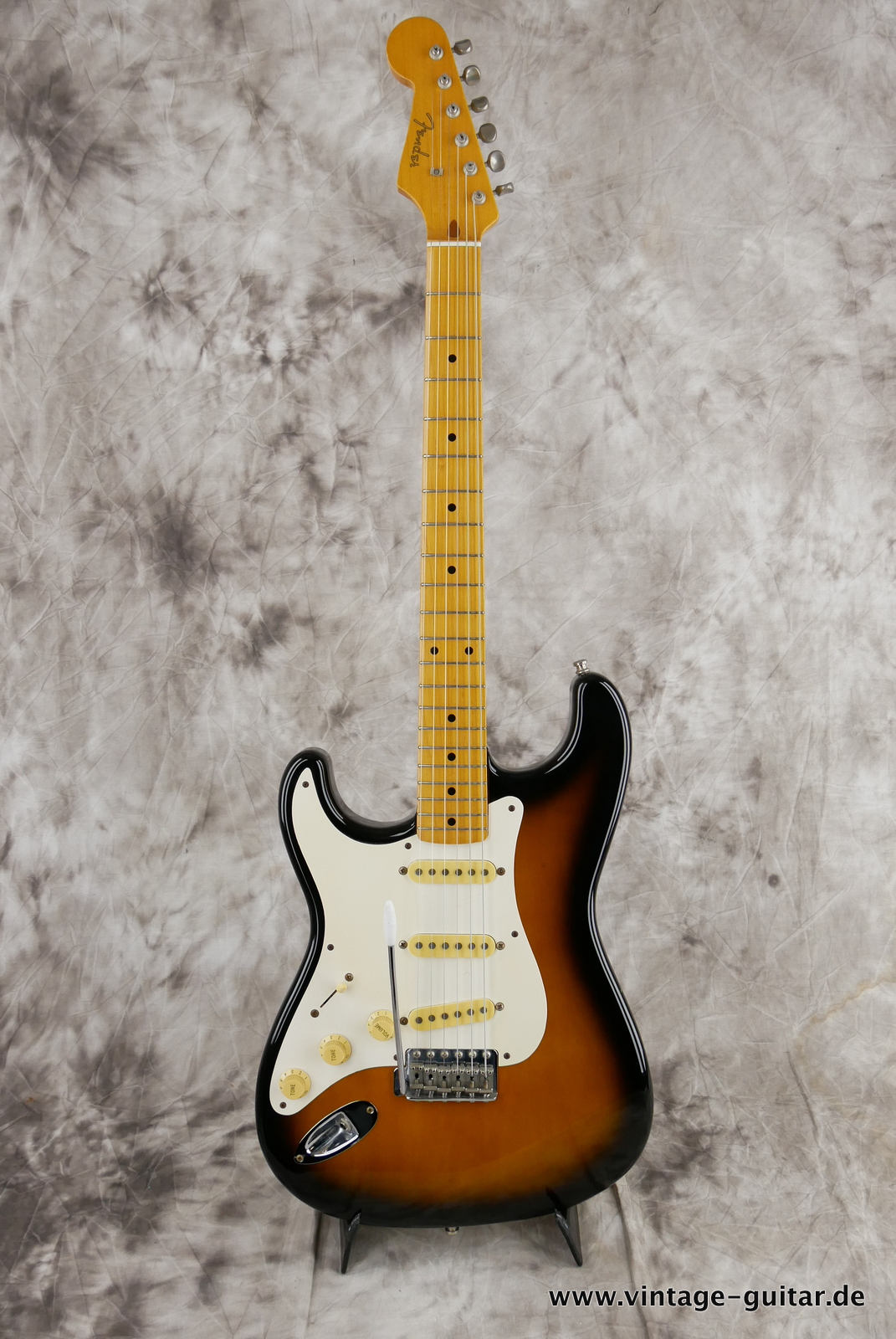 Fender-Stratocaster-CIJ-ST-57-1996-sunburst-001.JPG