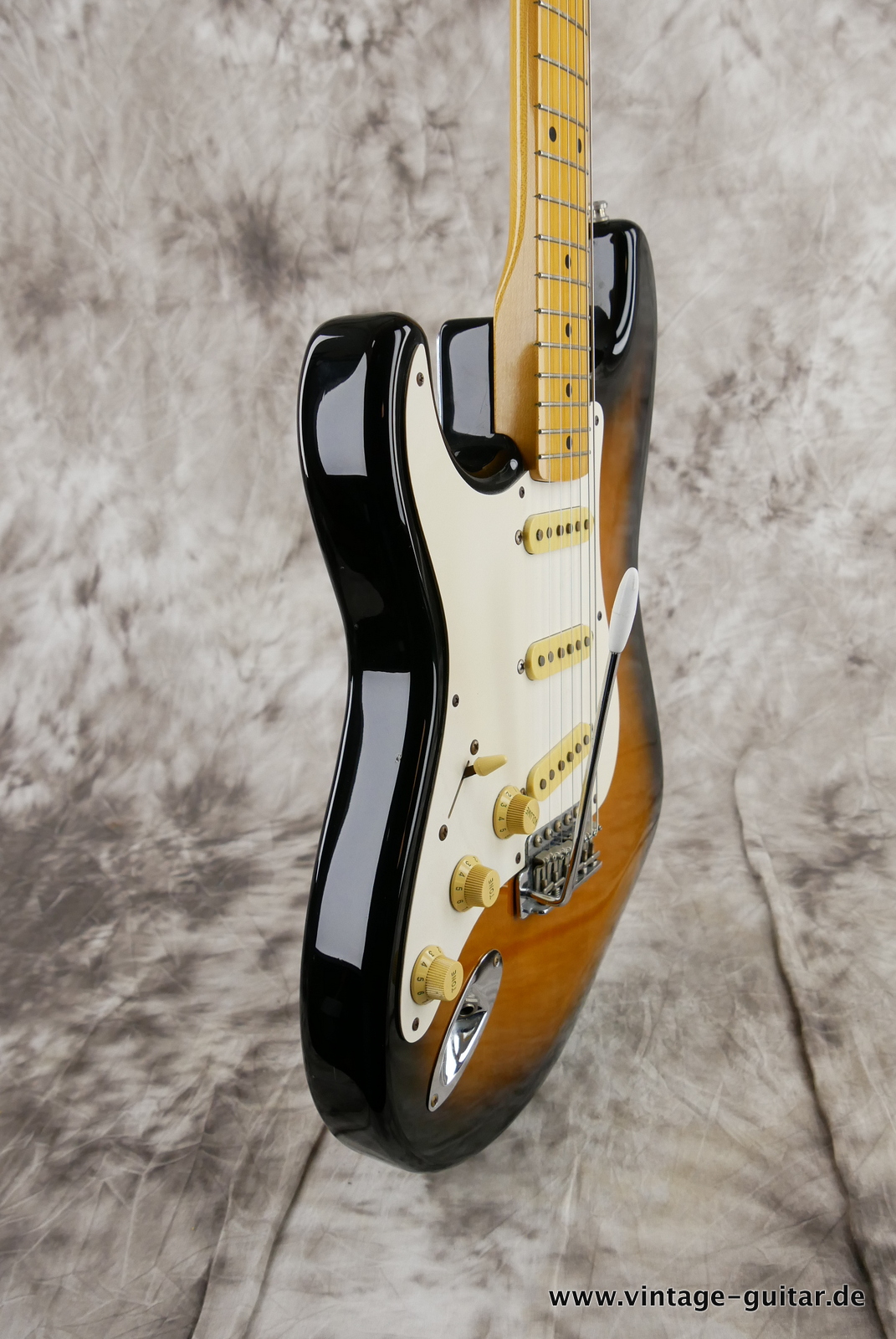 Fender-Stratocaster-CIJ-ST-57-1996-sunburst-009.JPG