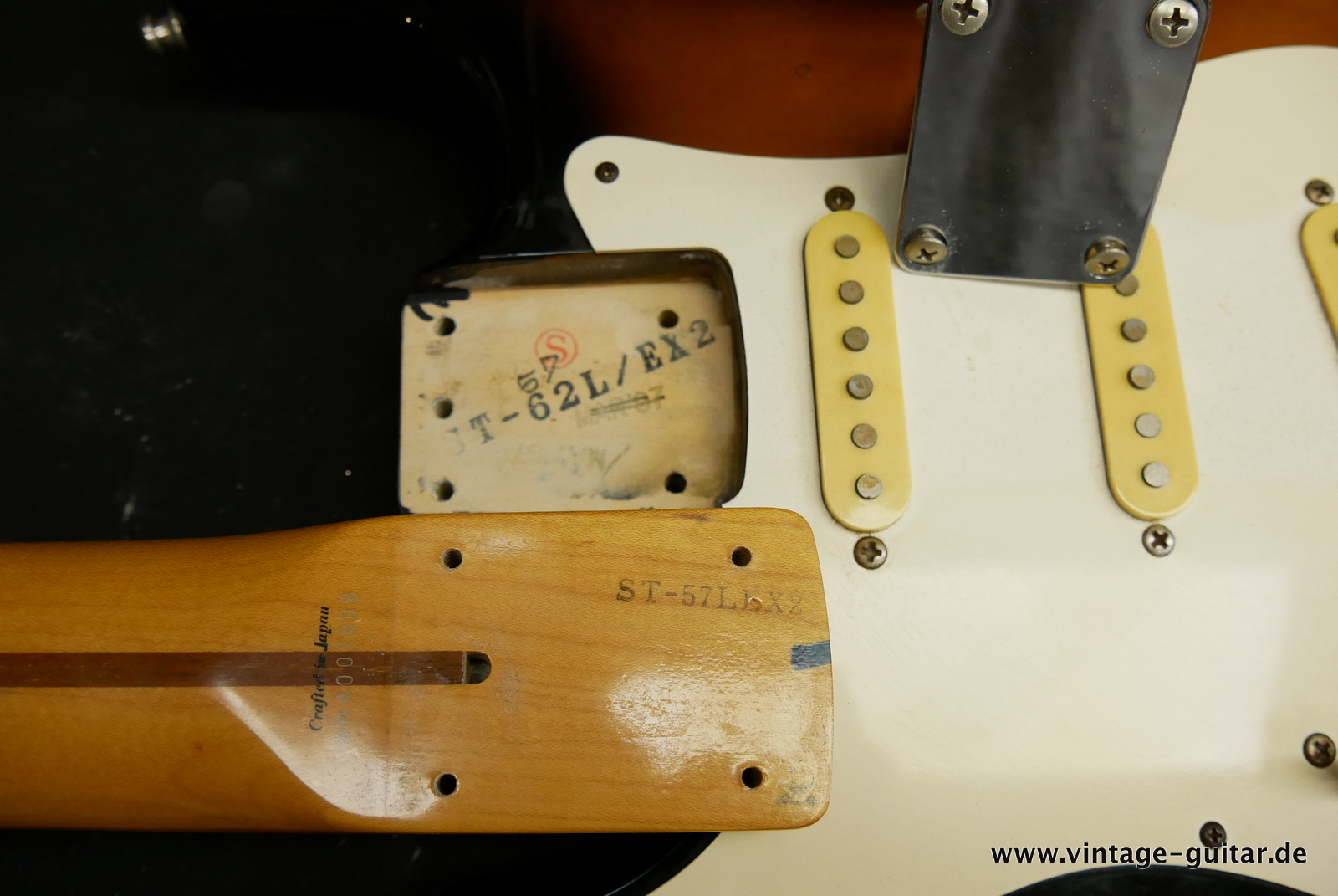 Fender-Stratocaster-CIJ-ST-57-1996-sunburst-016.JPG