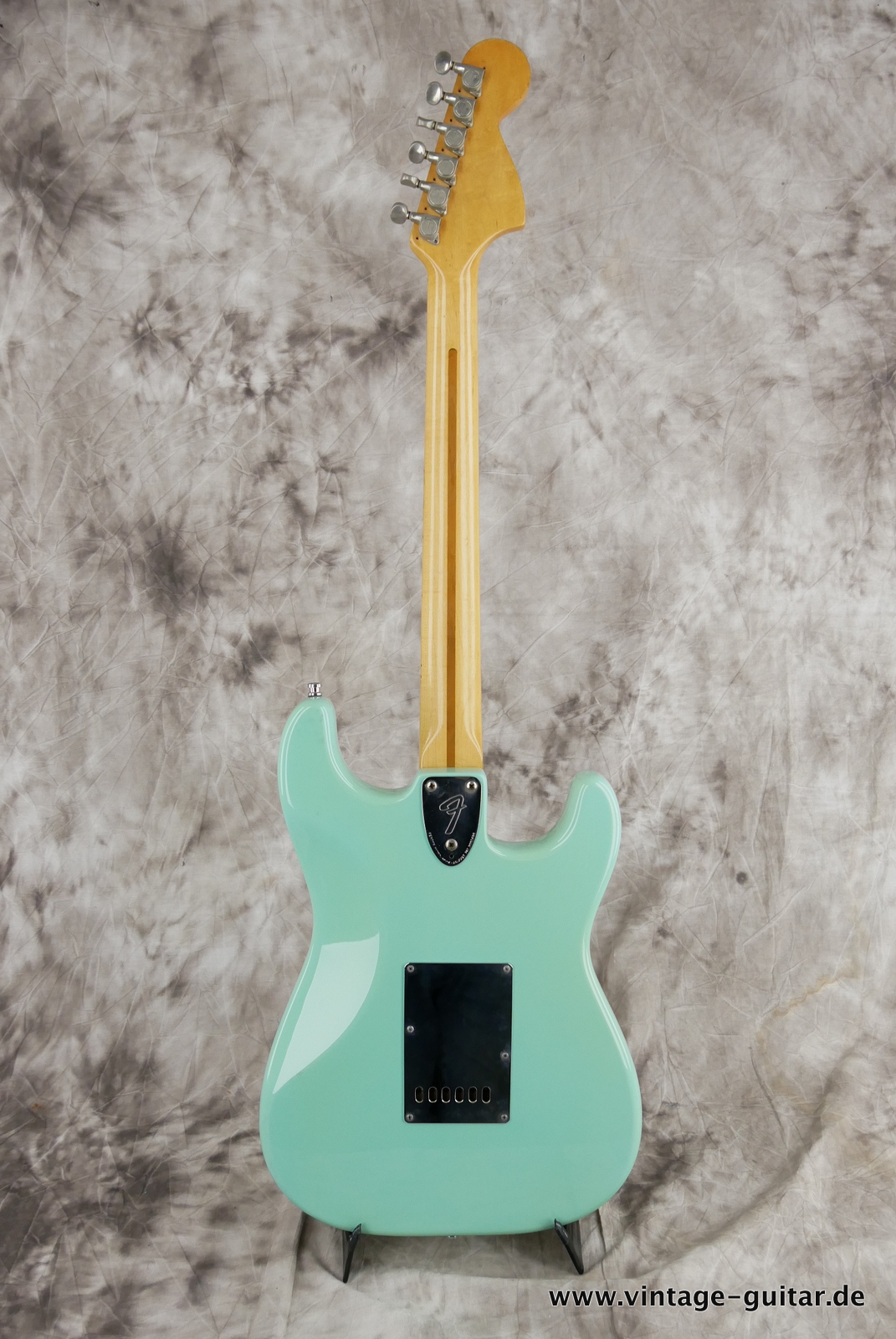 Fender-Stratocaster-lefthand-1976-seafoam-green-refinish-002.JPG