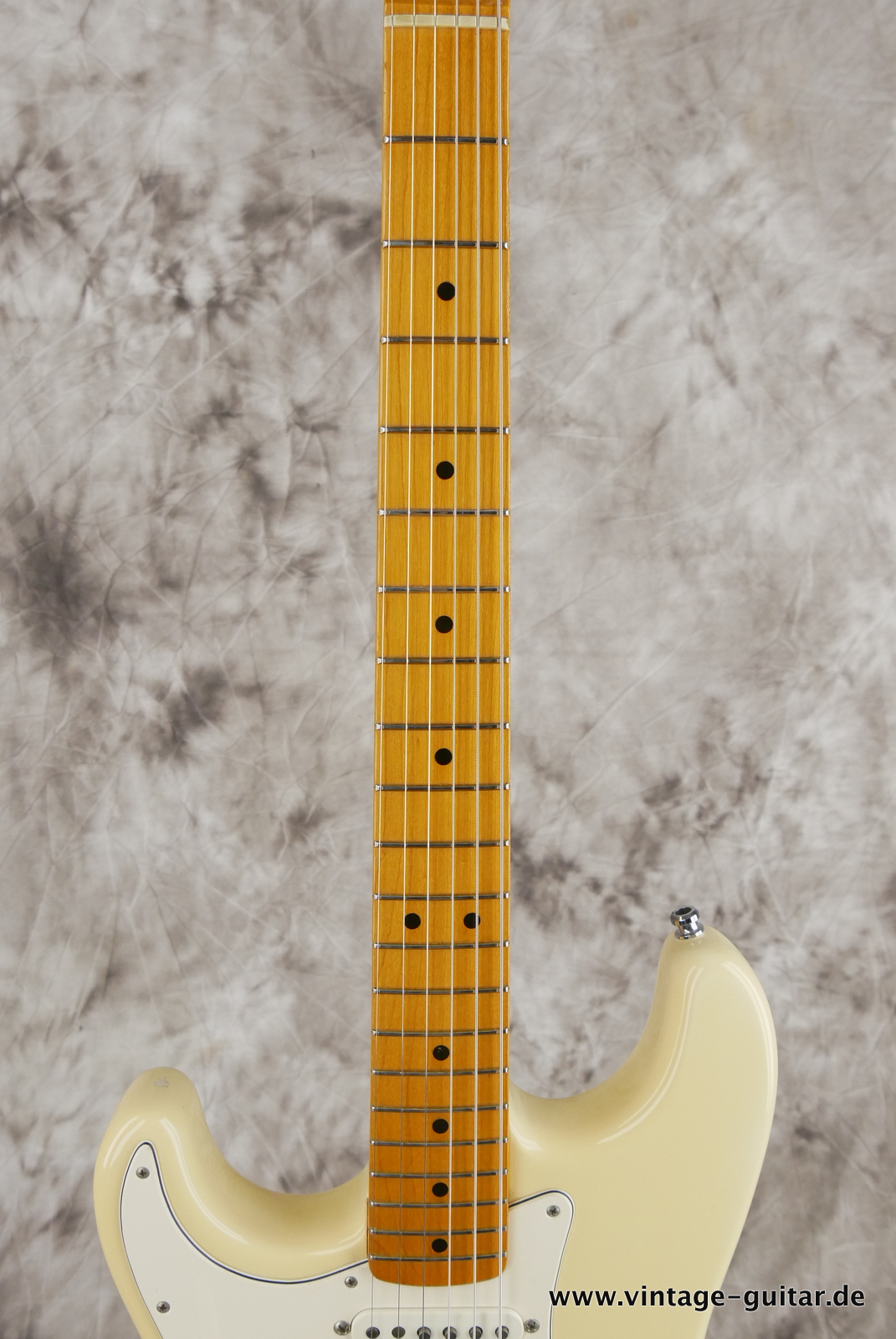Fender_Stratocaster_Jimi_Hemdrix_Tribute_1997_olympic_white-005.JPG