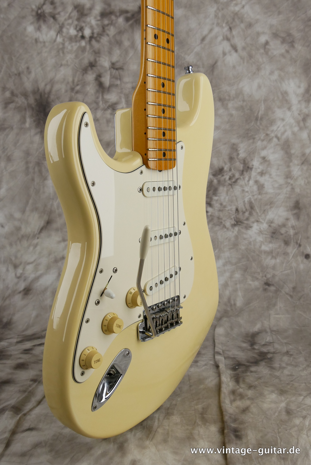 Fender_Stratocaster_Jimi_Hemdrix_Tribute_1997_olympic_white-009.JPG