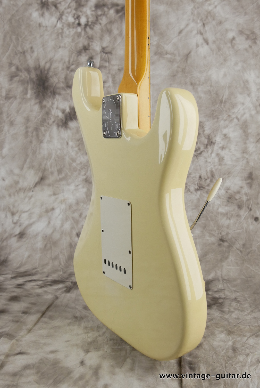 Fender_Stratocaster_Jimi_Hemdrix_Tribute_1997_olympic_white-012.JPG