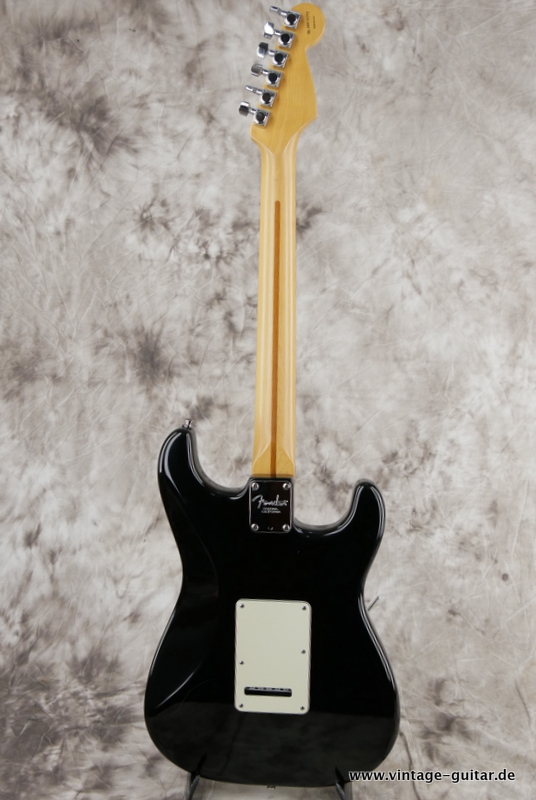 Fender_Stratocaster_american_deluxe_black_1999_USA_rosewood-002.JPG