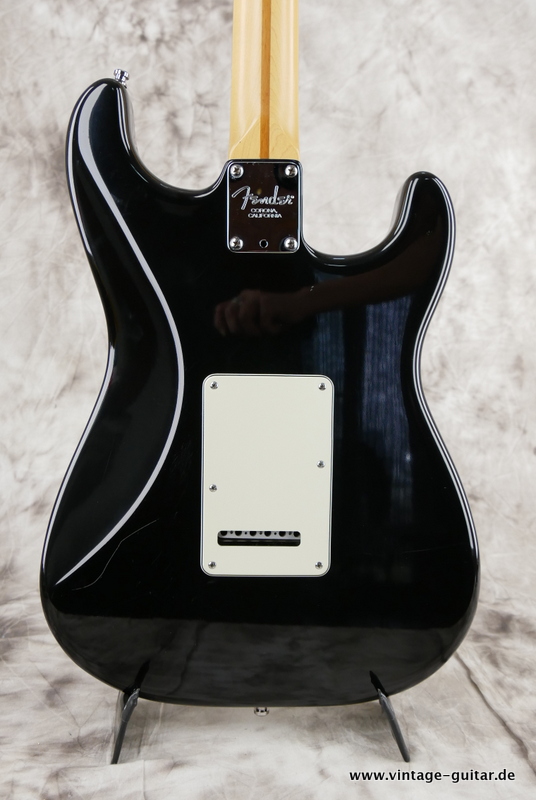 Fender_Stratocaster_american_deluxe_black_1999_USA_rosewood-008.JPG