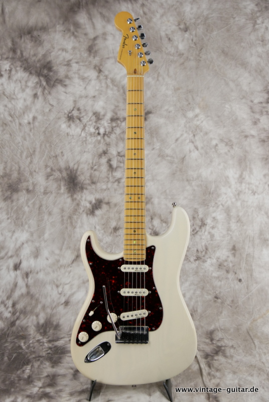 Fender_Stratocaster_American_deluxe_2001_Left_hand_blond_USA-001.JPG