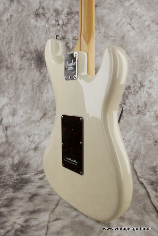 Fender_Stratocaster_American_deluxe_2001_Left_hand_blond_USA-012.JPG