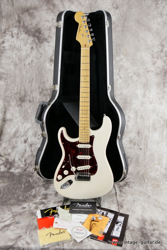 Fender_Stratocaster_American_deluxe_2001_Left_hand_blond_USA-019.JPG