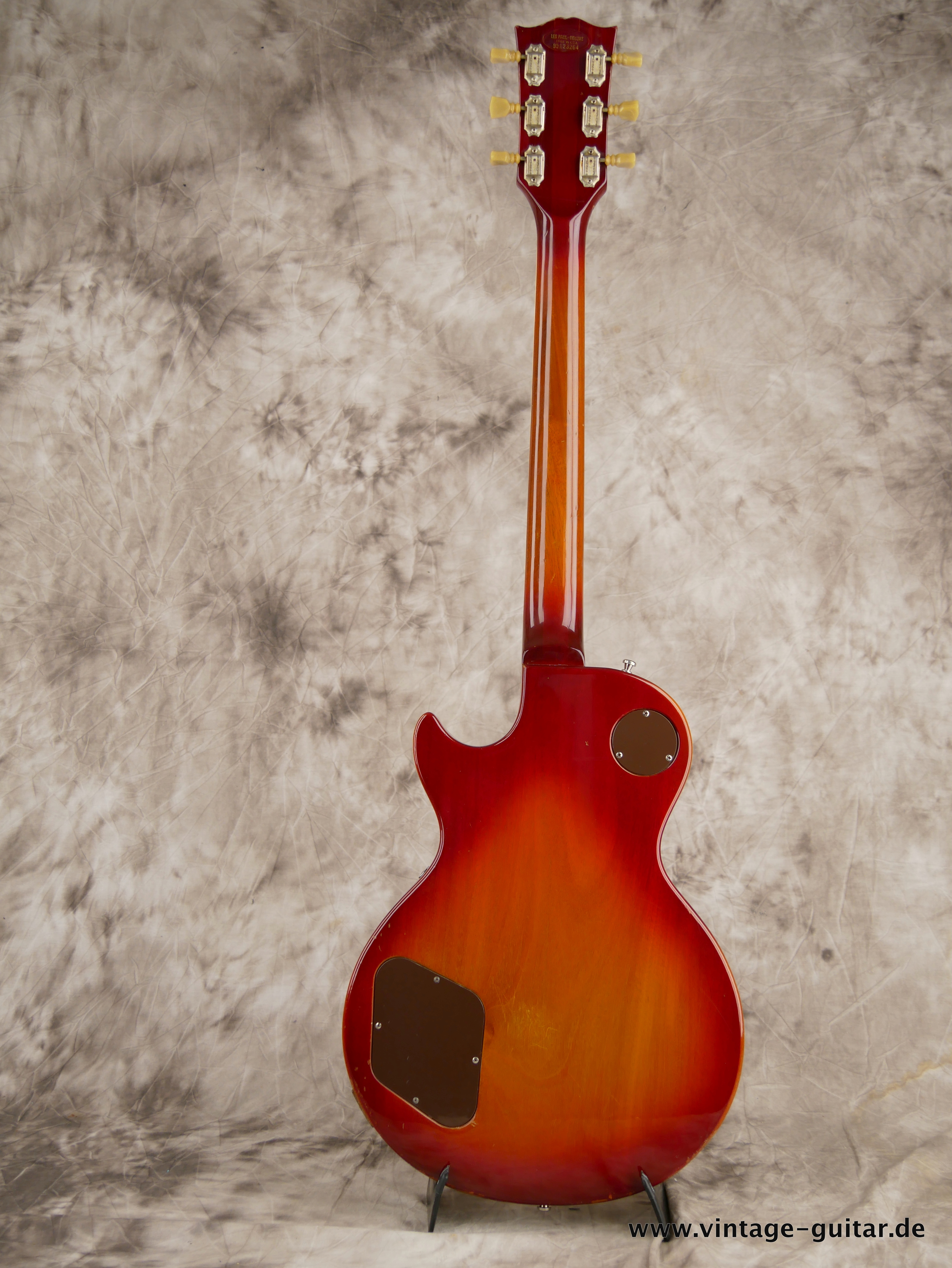 Gibson-Les-Paul-Deluxe-1975-cherry-burst-002.JPG