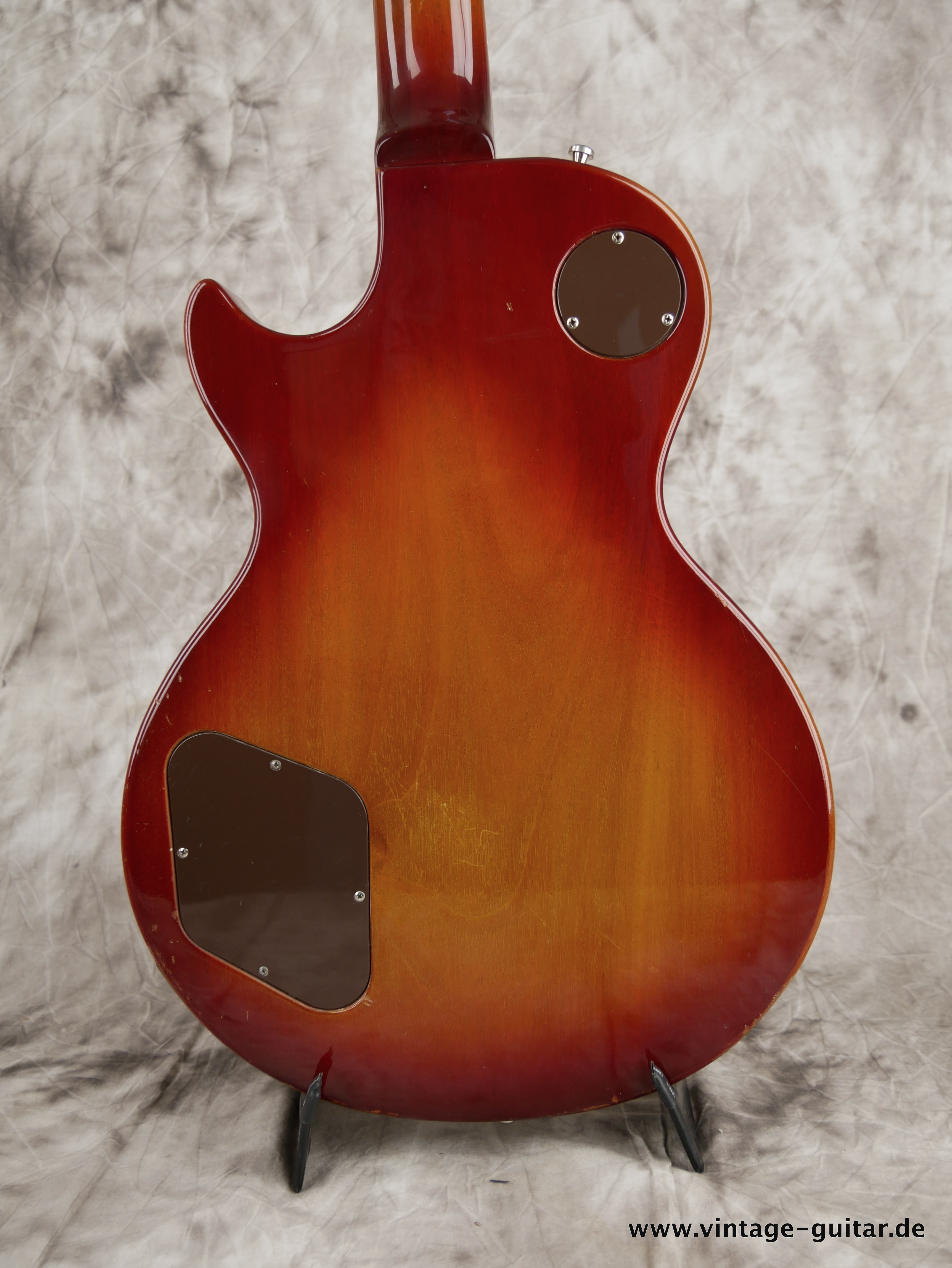 Gibson-Les-Paul-Deluxe-1975-cherry-burst-004.JPG