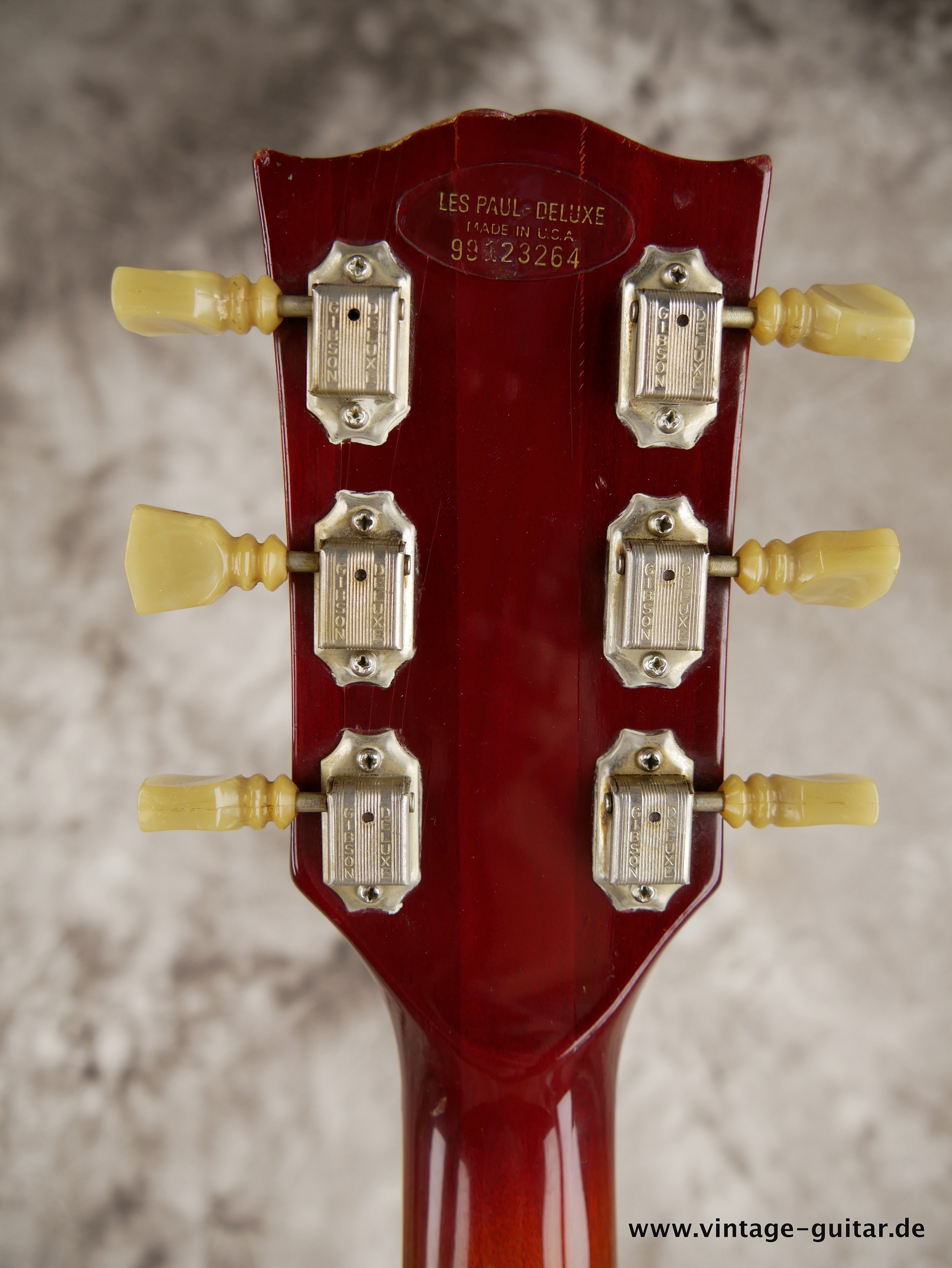 Gibson-Les-Paul-Deluxe-1975-cherry-burst-012.JPG
