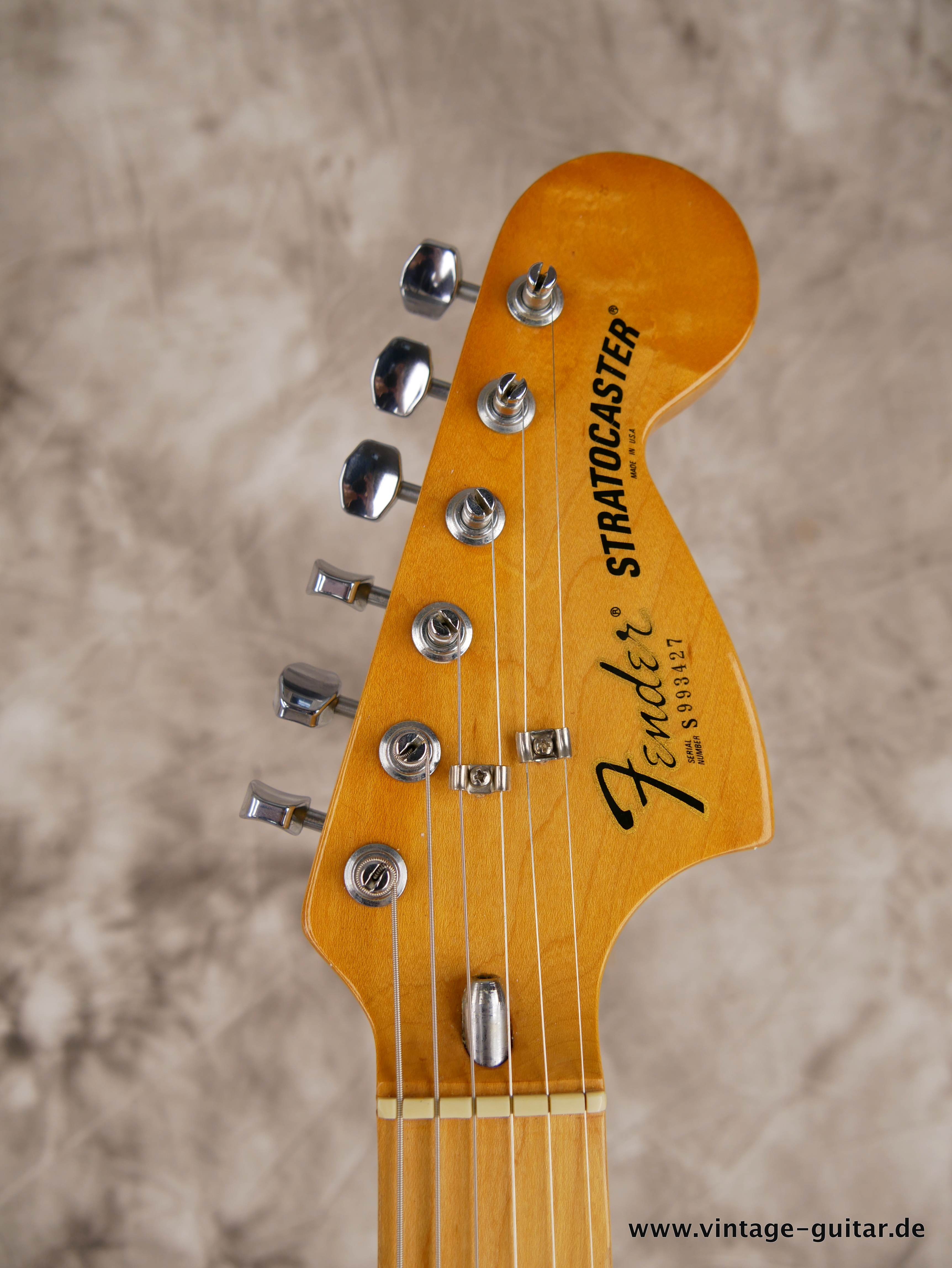 Fender-Stratocaster-1981-black-009.JPG