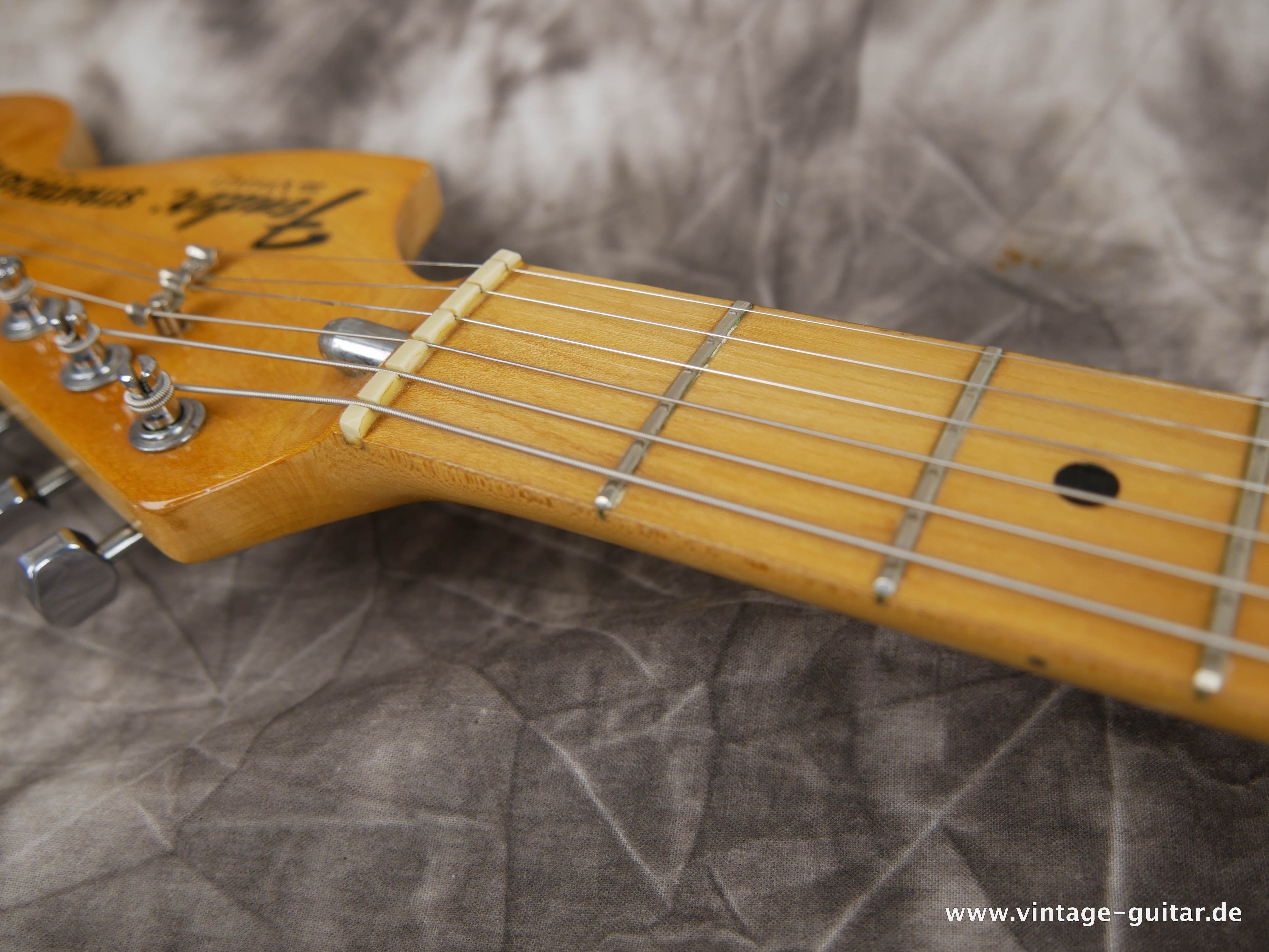 Fender-Stratocaster-1981-black-023.JPG