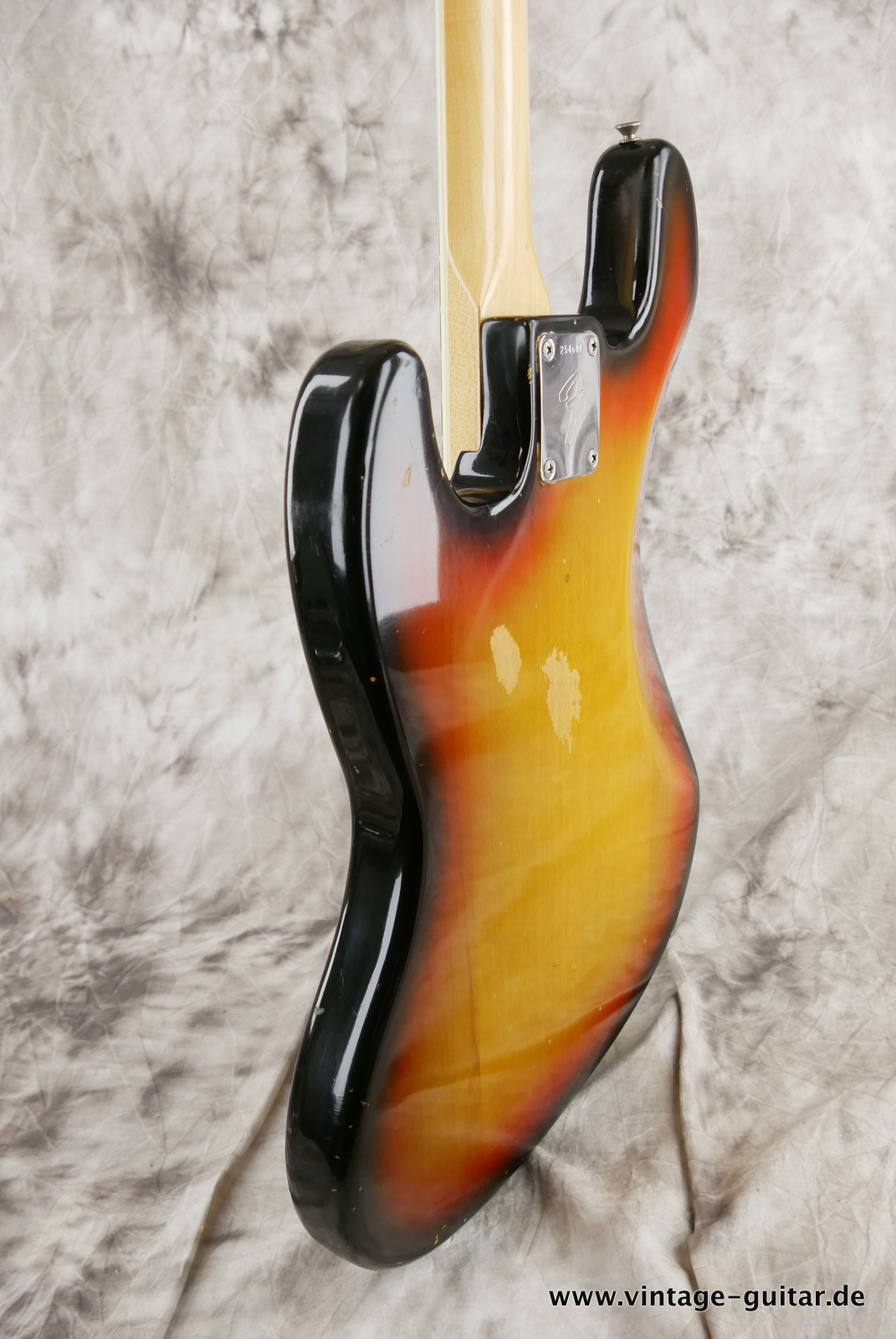 Fender-Jazz-Bass-1969-sunburst-011.JPG