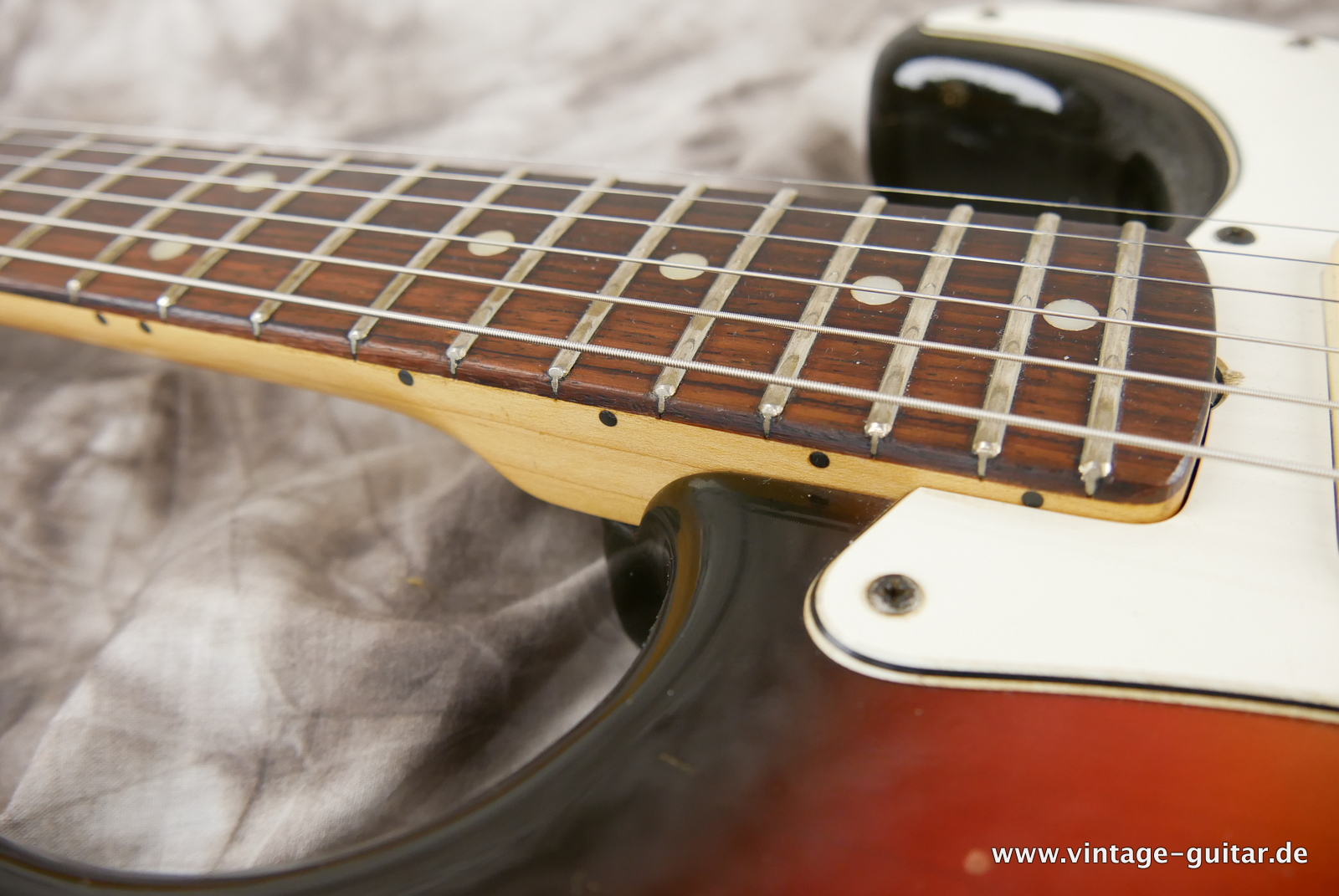 Fender-Stratocaster-1971-sunburst-4-hole-014.JPG