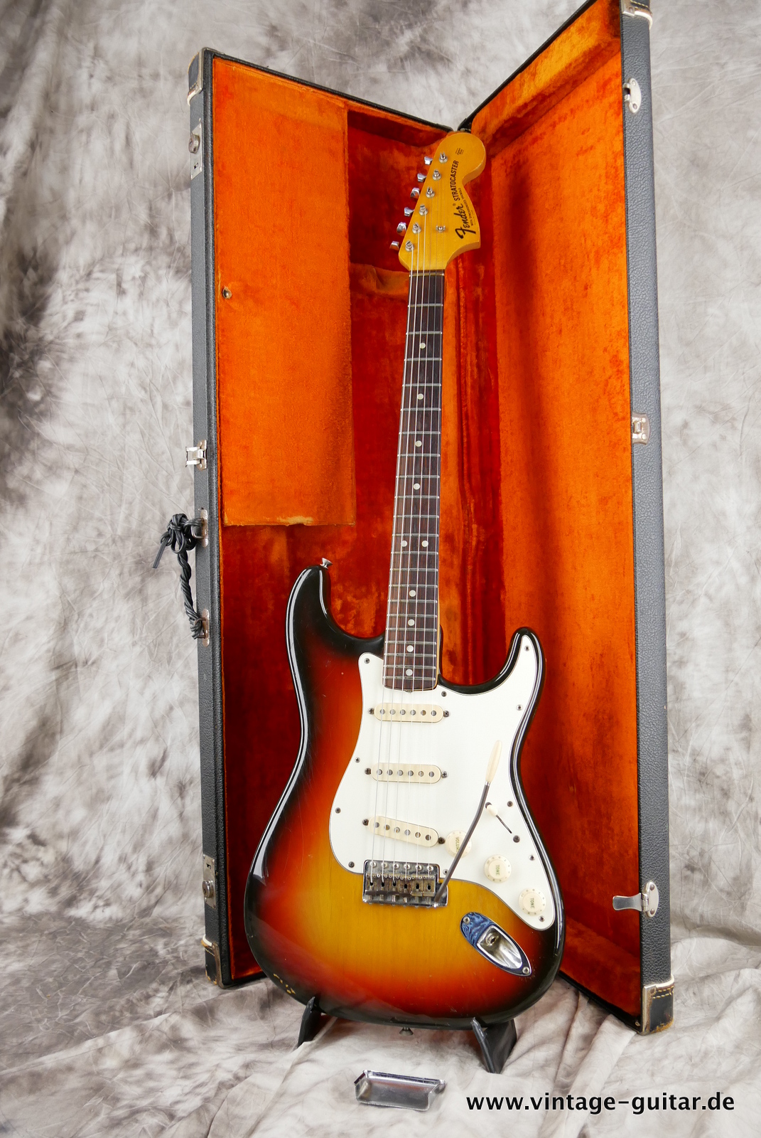 Fender-Stratocaster-1971-sunburst-4-hole-044.JPG