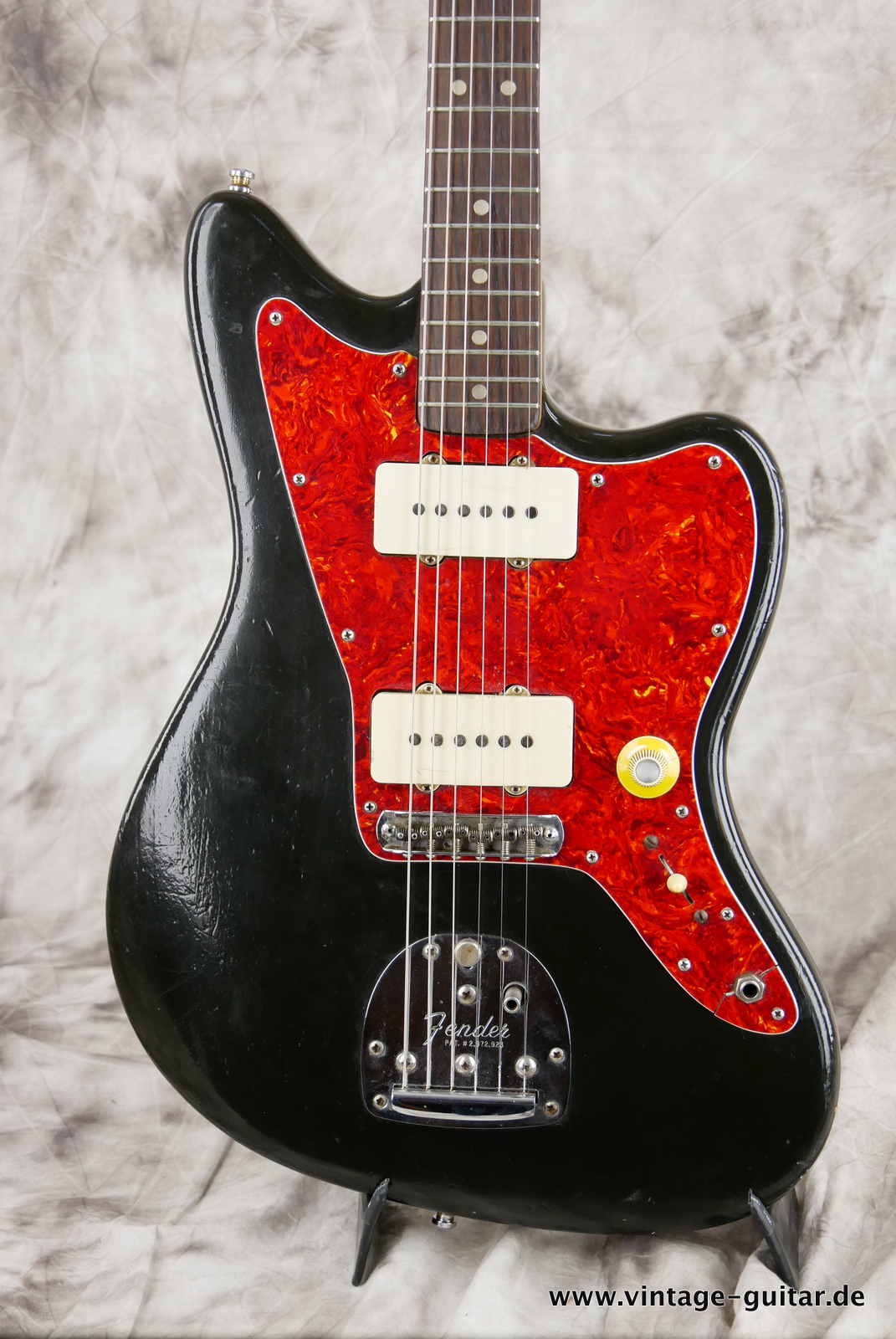 Fender_Jazzmaster_black_mods_USA_1965-003.JPG