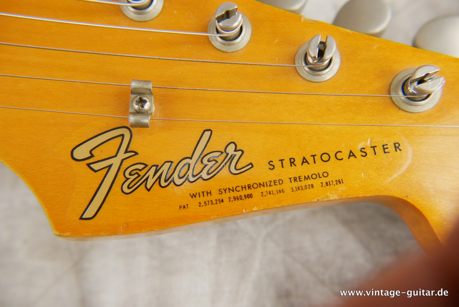 Fender-Stratocaster-1965-sunburst-023.JPG