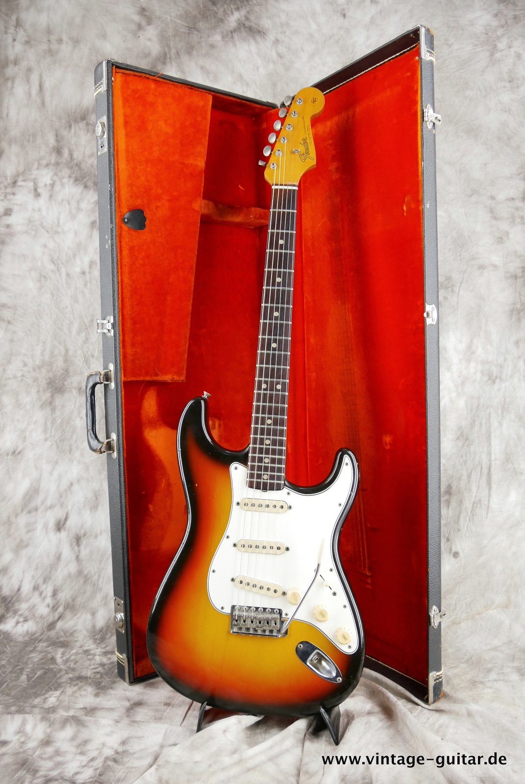 Fender-Stratocaster-1965-sunburst-026.JPG