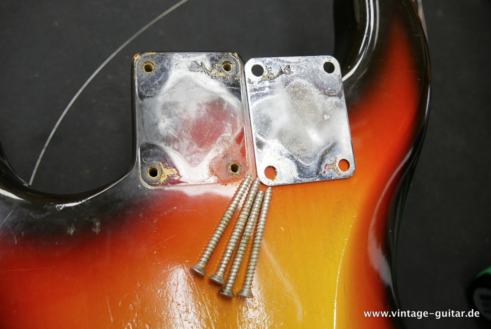 Fender-Stratocaster-1965-sunburst-033.JPG