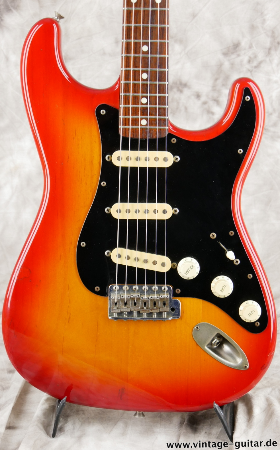 Fender_Stratocaster_ST_62_Japan_sienna_burst_1984-003.JPG