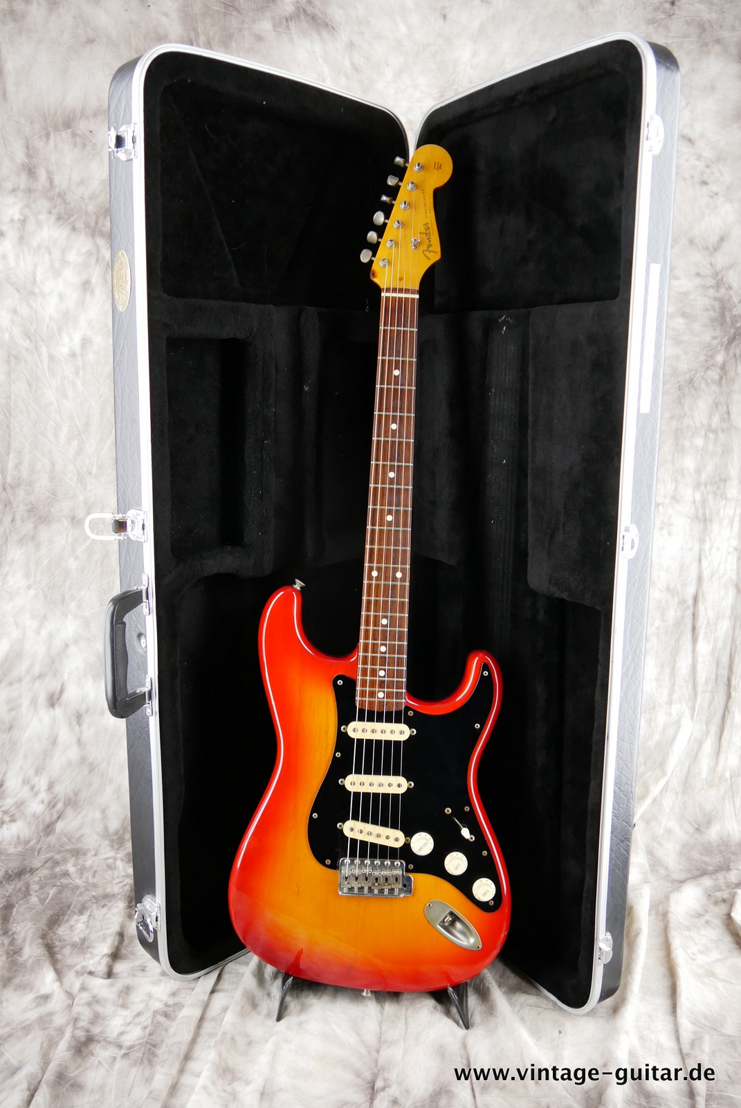 Fender_Stratocaster_ST_62_Japan_sienna_burst_1984-013.JPG