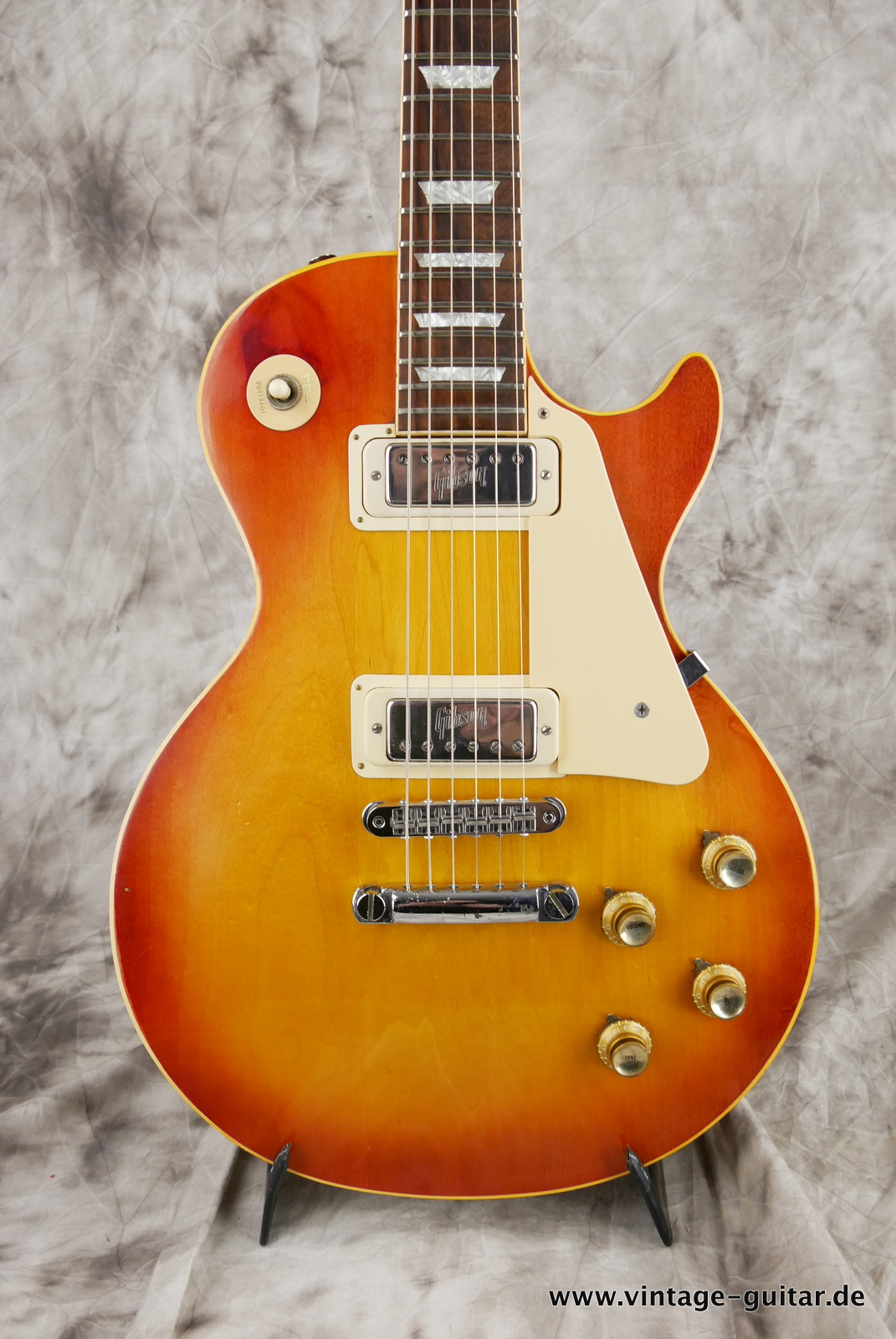 Gibson-Les-Paul-Deluxe-1972-sunburst-007.JPG