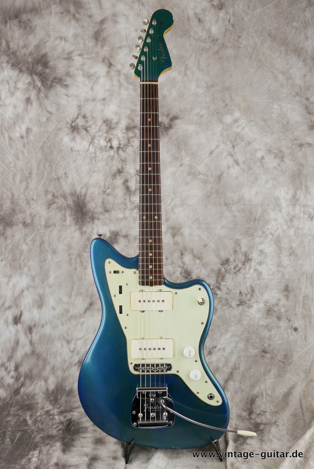 Fender_Jazzmaster_60s_body_allparts_neck_lake_placid_blue_2015-001.JPG