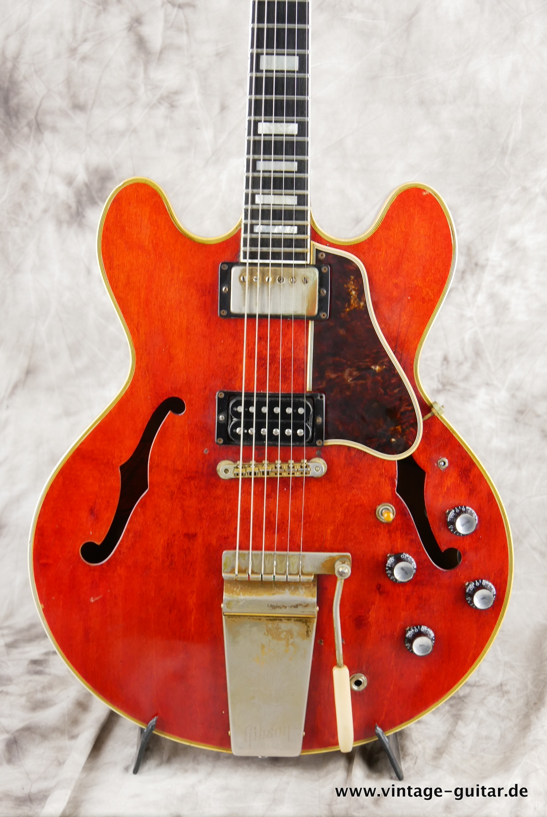 Gibson_ES_355_mono_cherry_1968-003.JPG