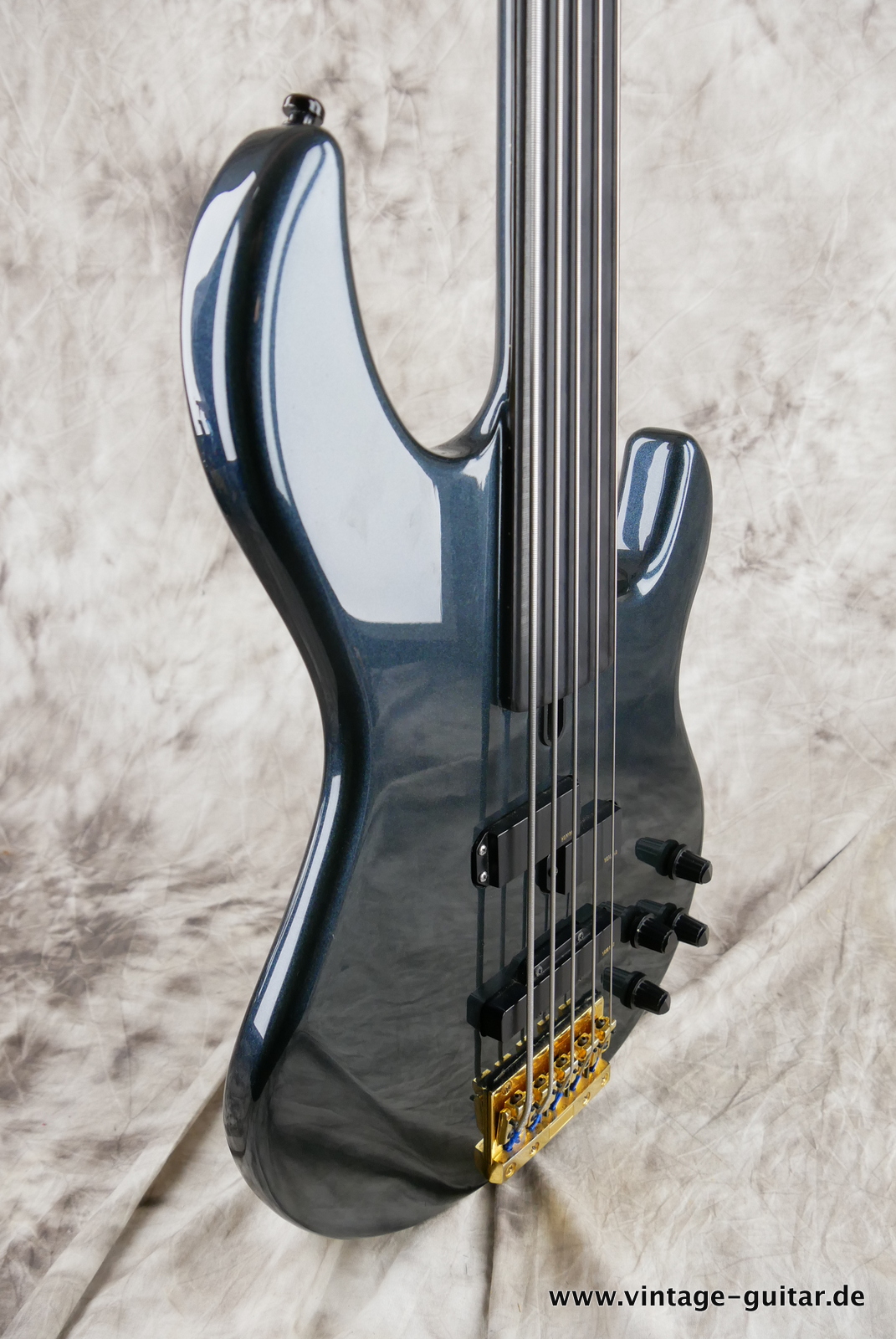 Yamaha-BB-5000-AF-fretless-5-string-bass-1993-gunmetal-blue-009.JPG