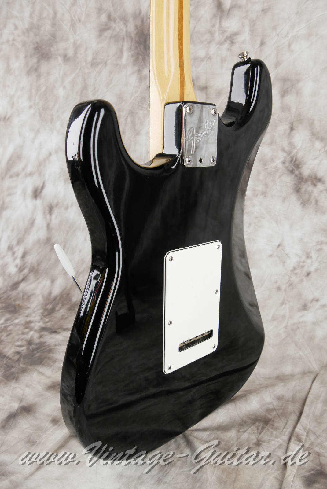 Fender-Stratocaster-American-Standard-1987-black-007.JPG