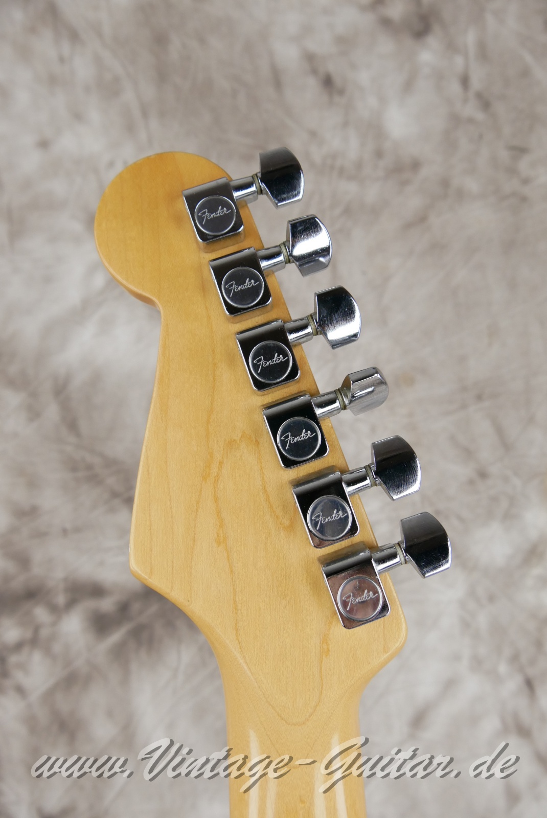 Fender-Stratocaster-American-Standard-1987-black-010.JPG
