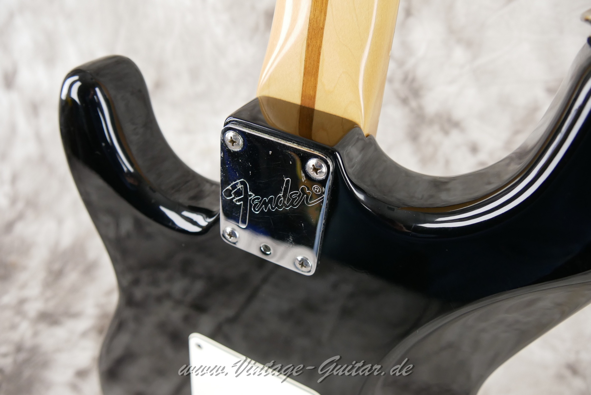Fender-Stratocaster-American-Standard-1987-black-013.JPG