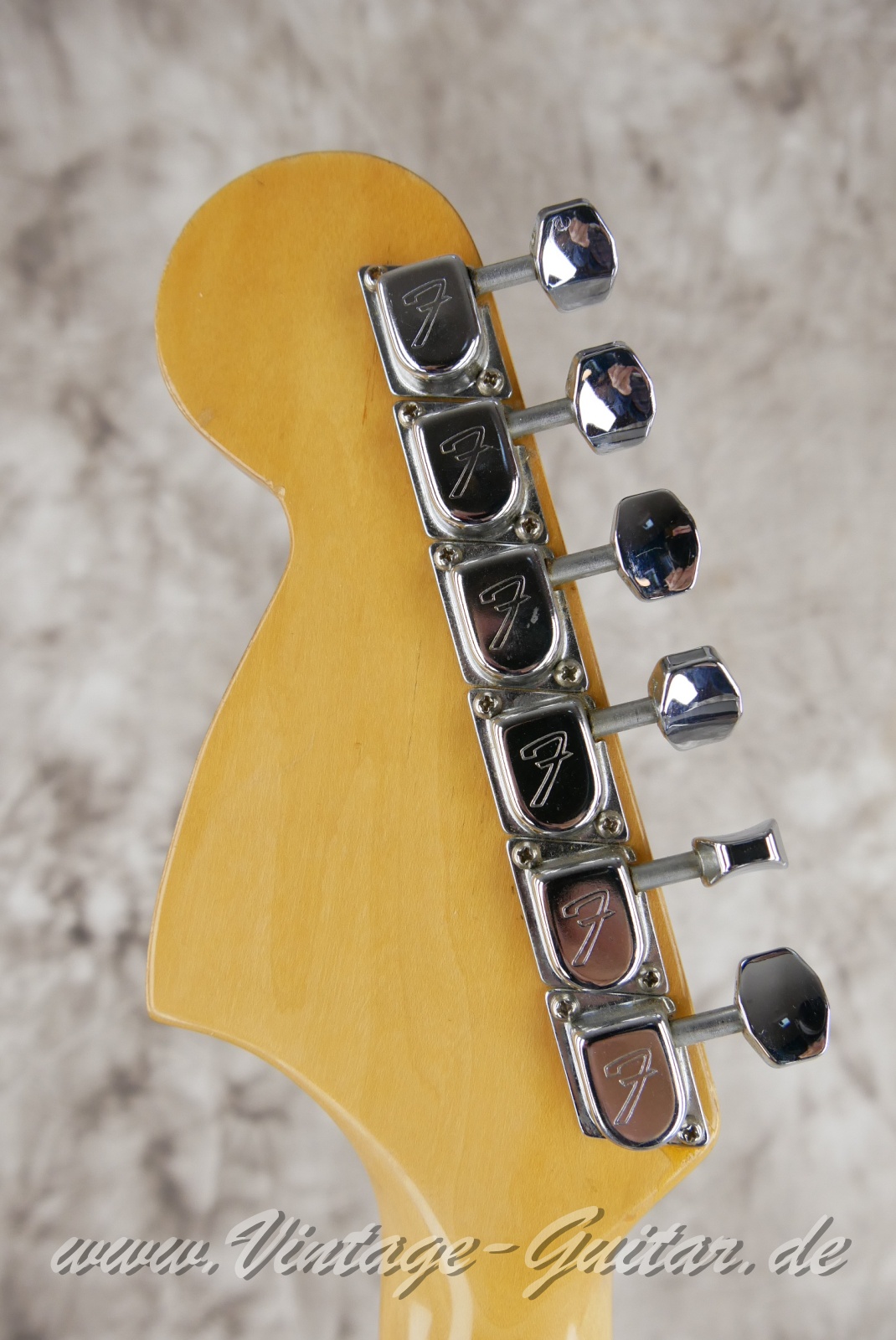 Fender_Stratocaster_hardtail_USA_sunburst_1978-004.JPG
