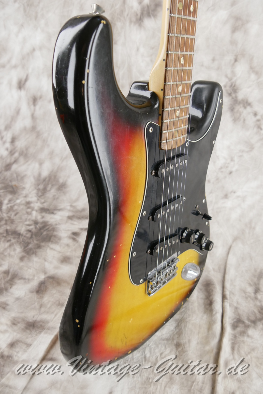 Fender_Stratocaster_hardtail_USA_sunburst_1978-009.JPG