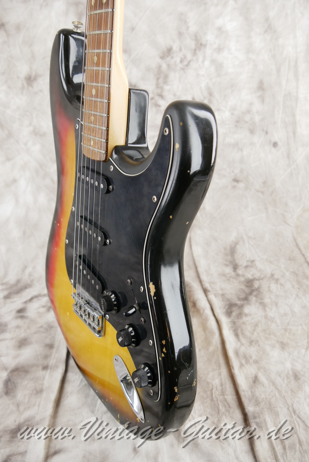 Fender_Stratocaster_hardtail_USA_sunburst_1978-010.JPG