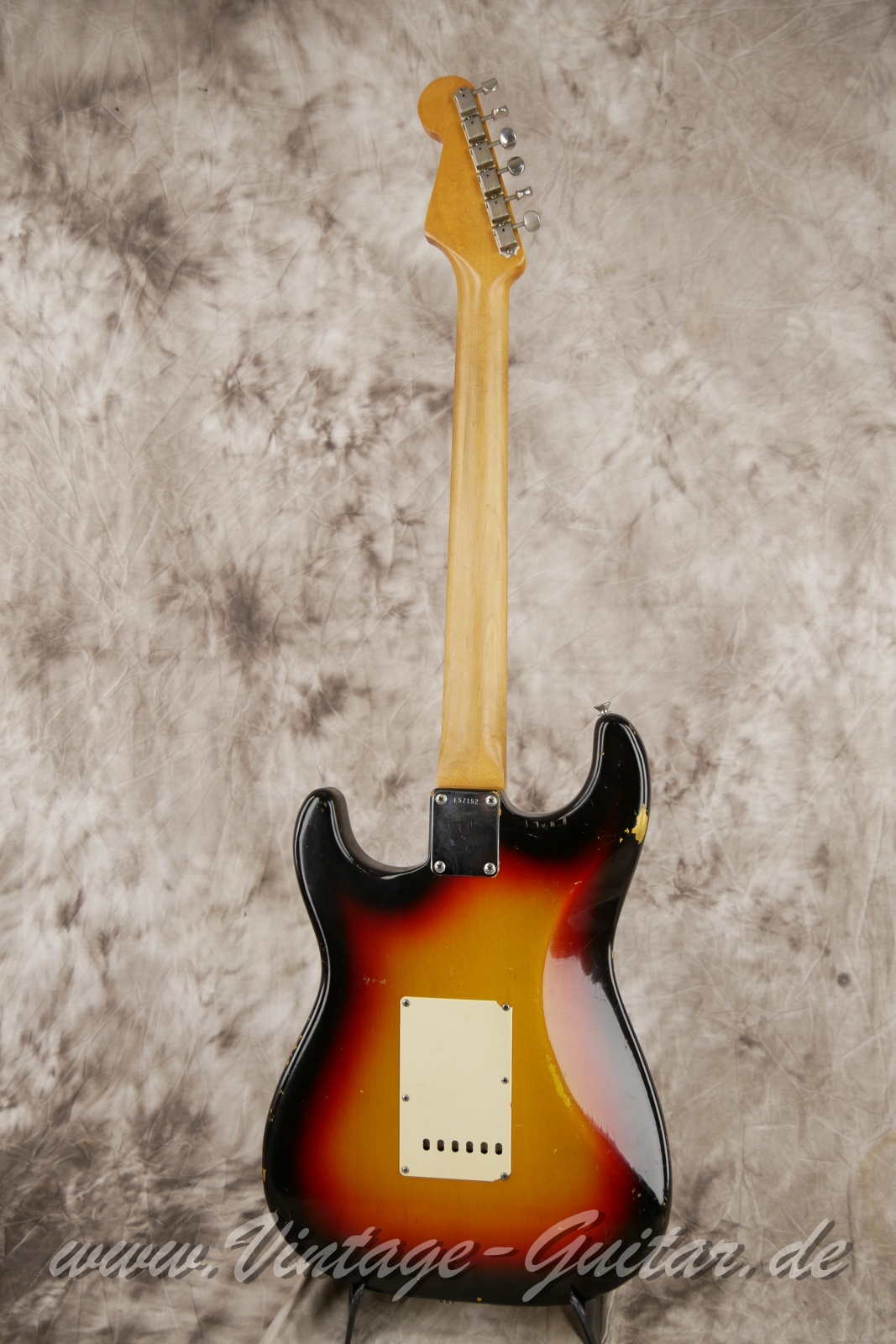 Fender-Stratocaster-1965-sunburst-003.JPG