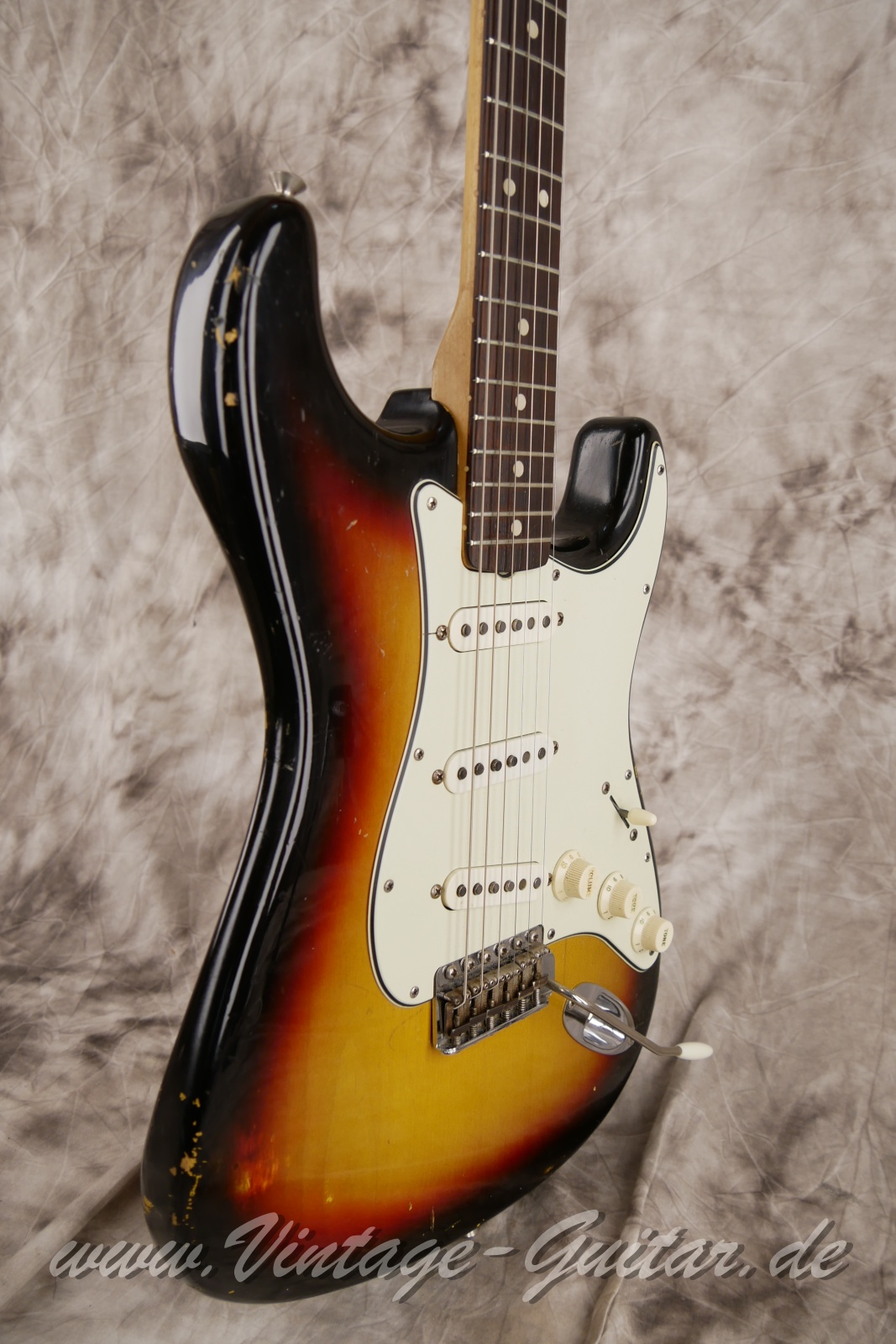 Fender-Stratocaster-1965-sunburst-009.JPG