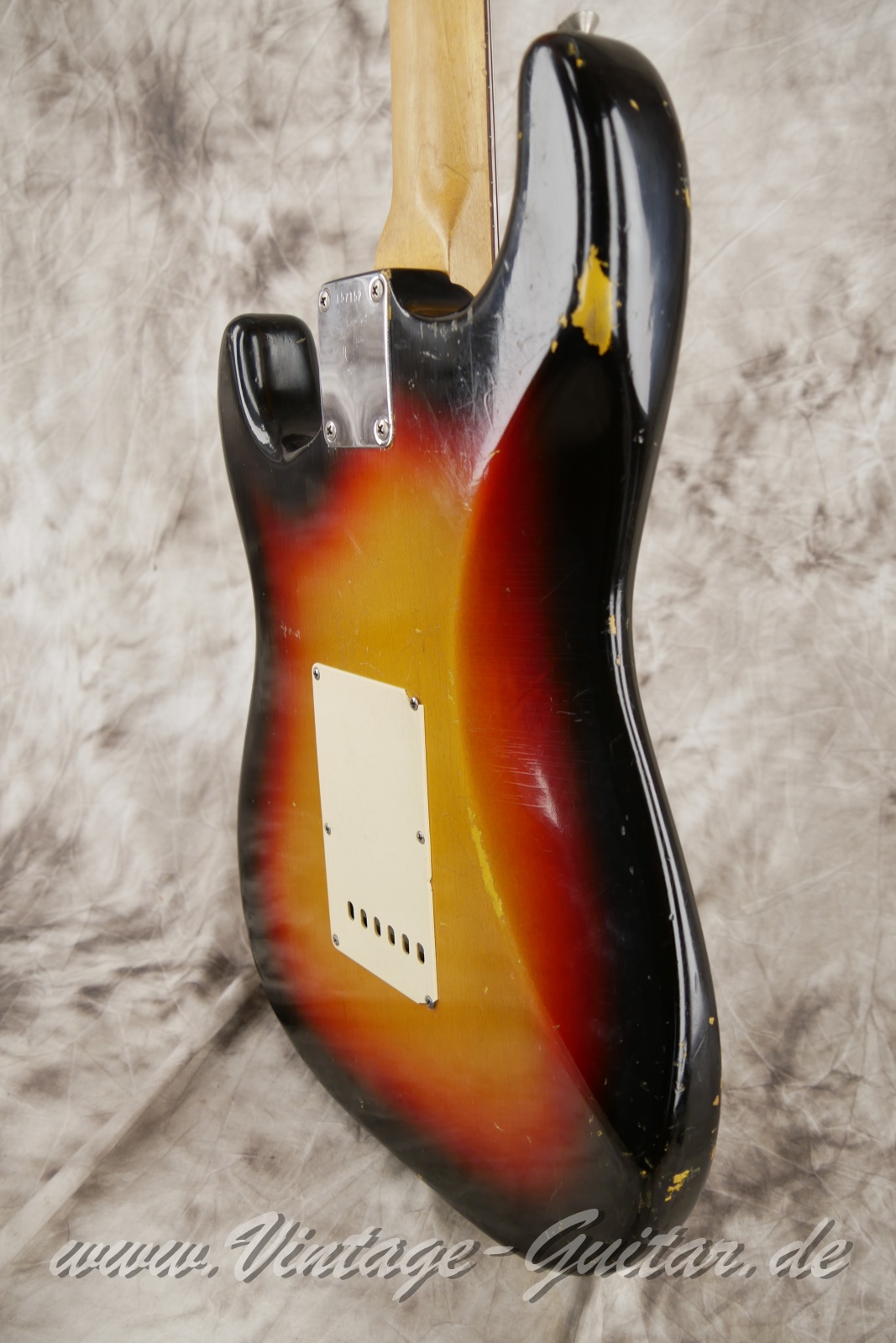 Fender-Stratocaster-1965-sunburst-012.JPG